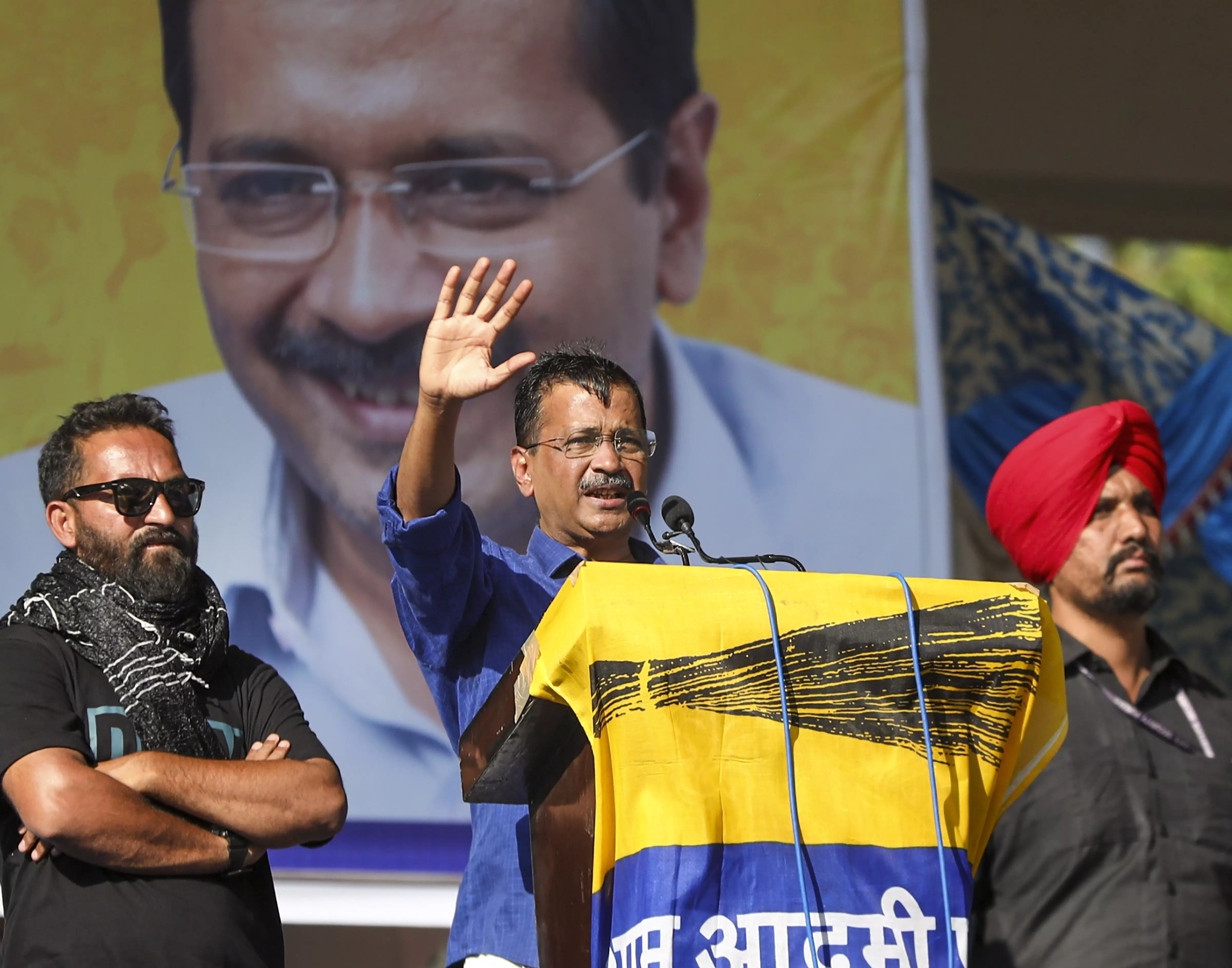 Kejriwal says ready to share experience with Omar Abdullah in running half-state like J&K