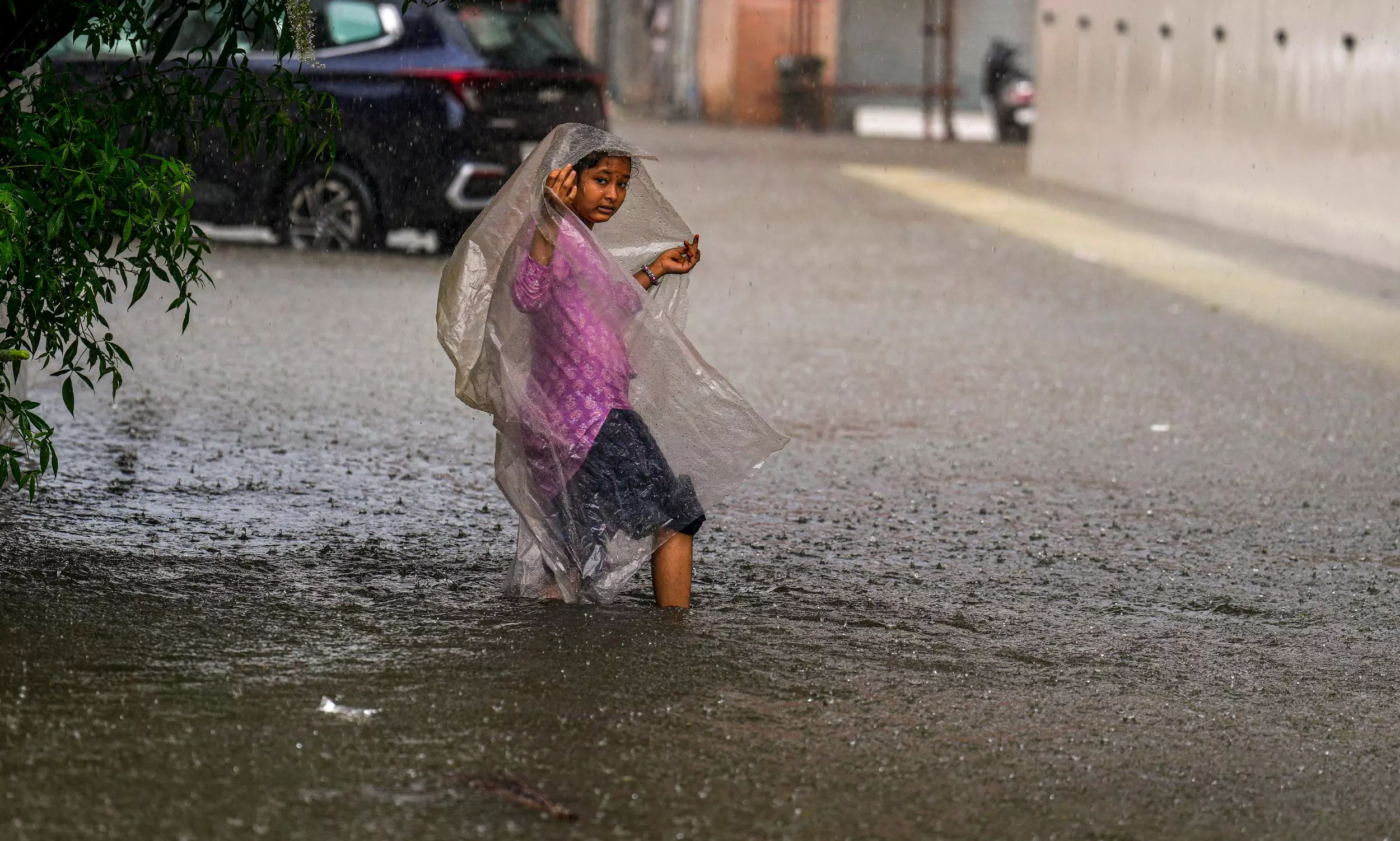 Chennai rain LIVE | City sees sporadic power cuts; stagnant water being pumped out