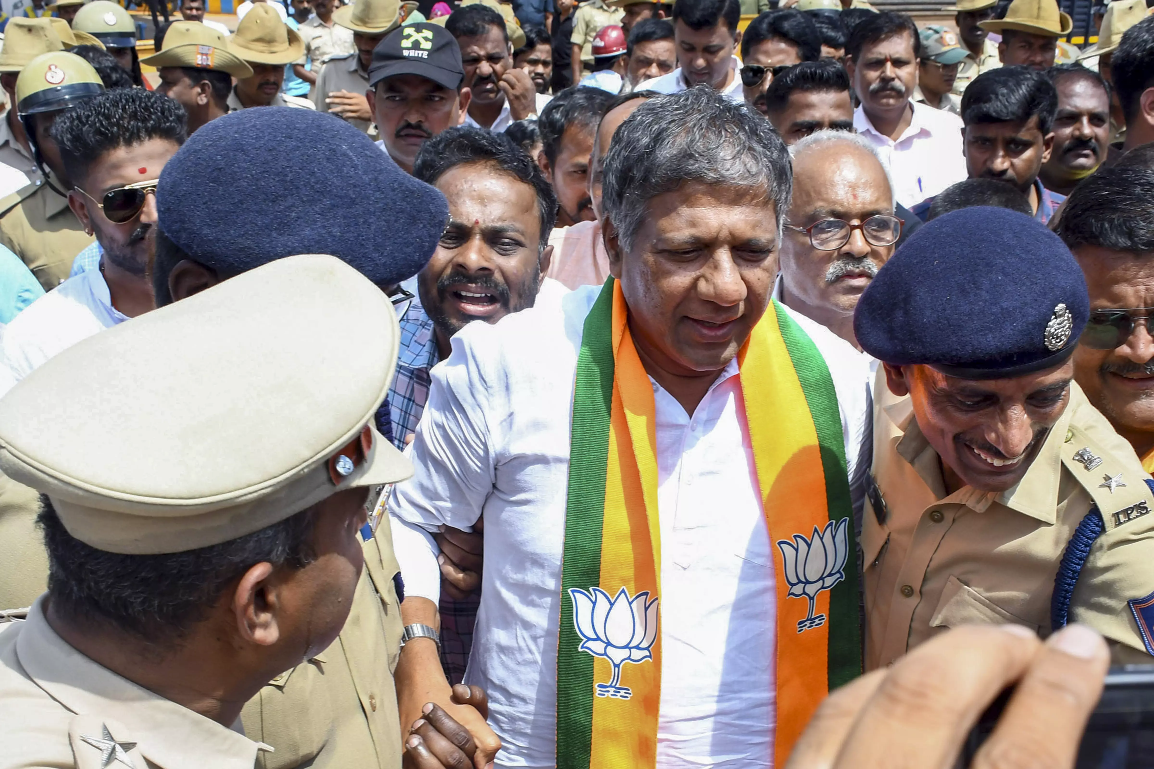 Ahead of Karnataka bypolls, Congress-BJP war of words over appeasement politics