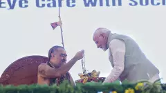 Shankaracharya praises PM Modi in Varanasi