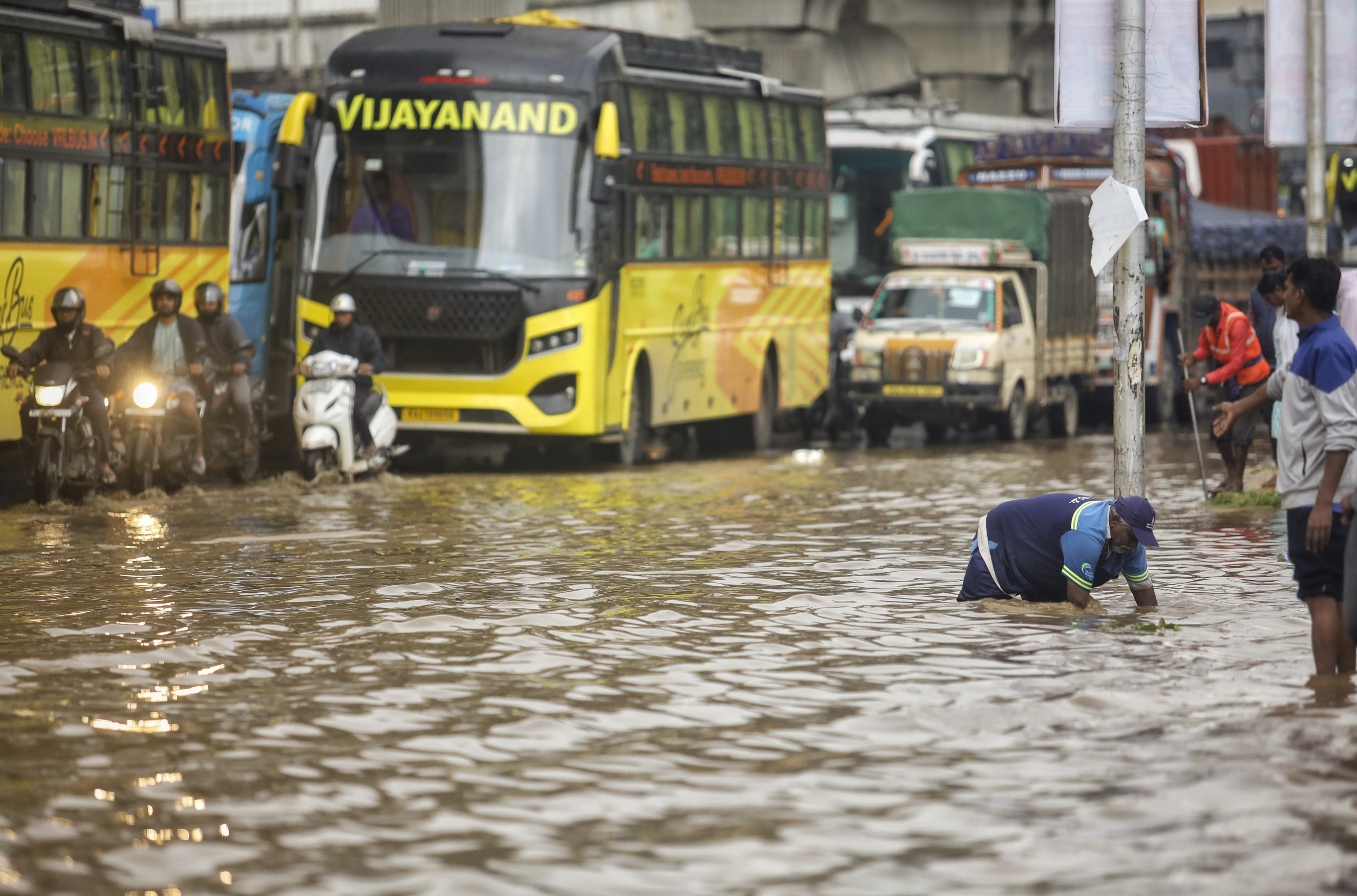 As heavy rains throw normal life out of gear in Bengaluru, citizens ...