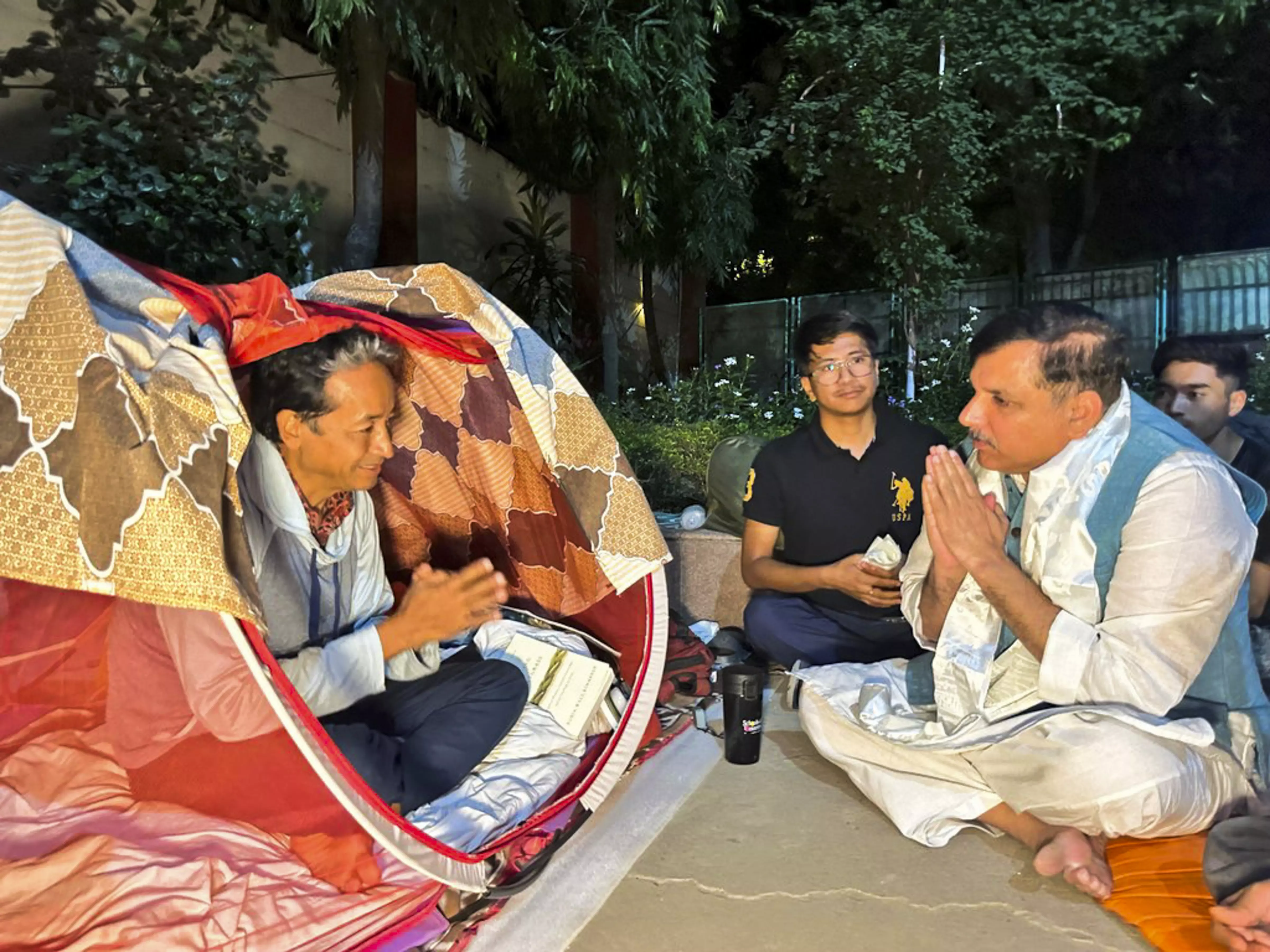 Sonam Wangchuk breaks fast; home ministry to resume talks with Ladakh groups on December 3