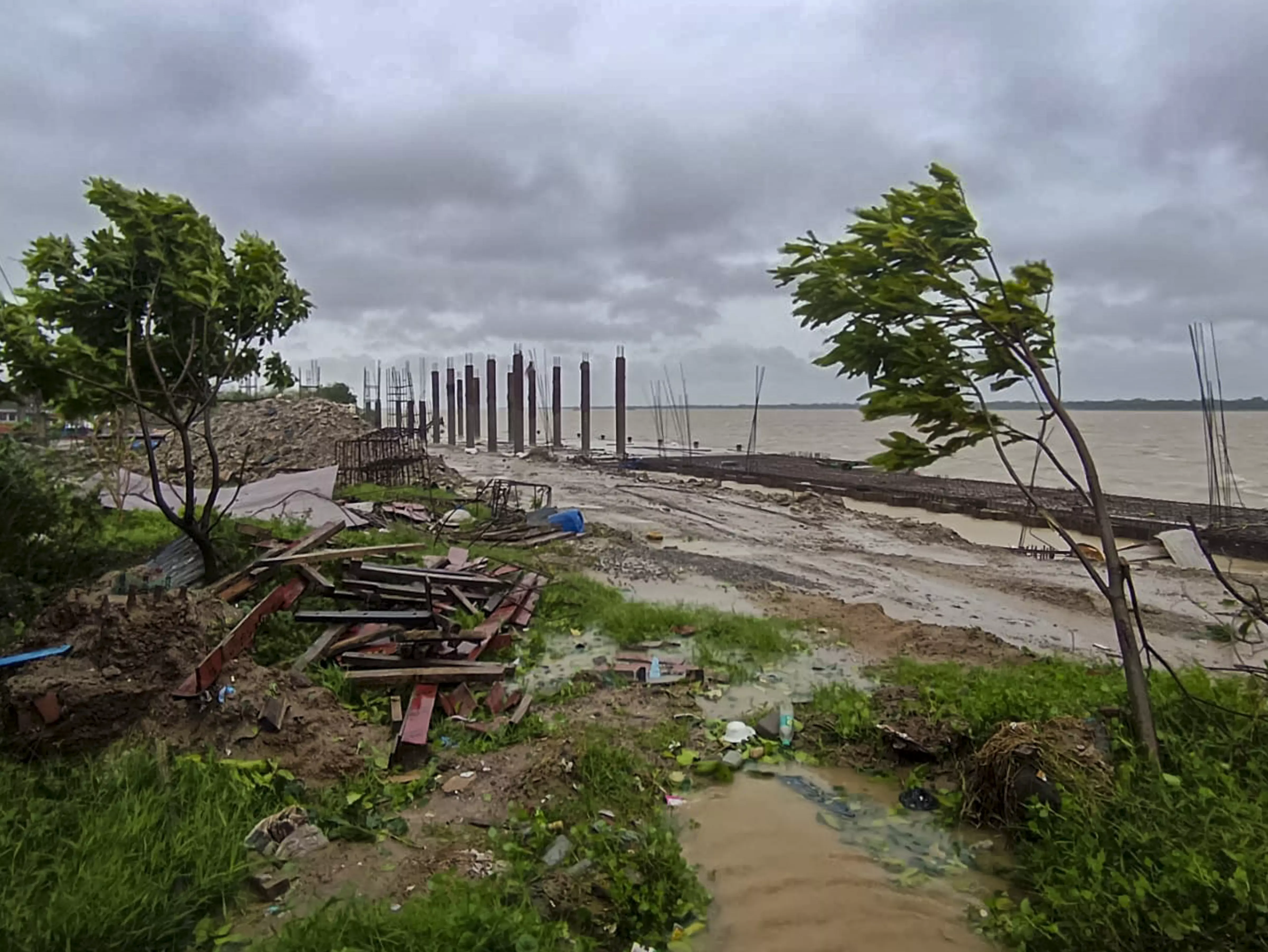 Cyclone Dana | Airports resume ops after landfall; IMDs flash flood warning for Odisha