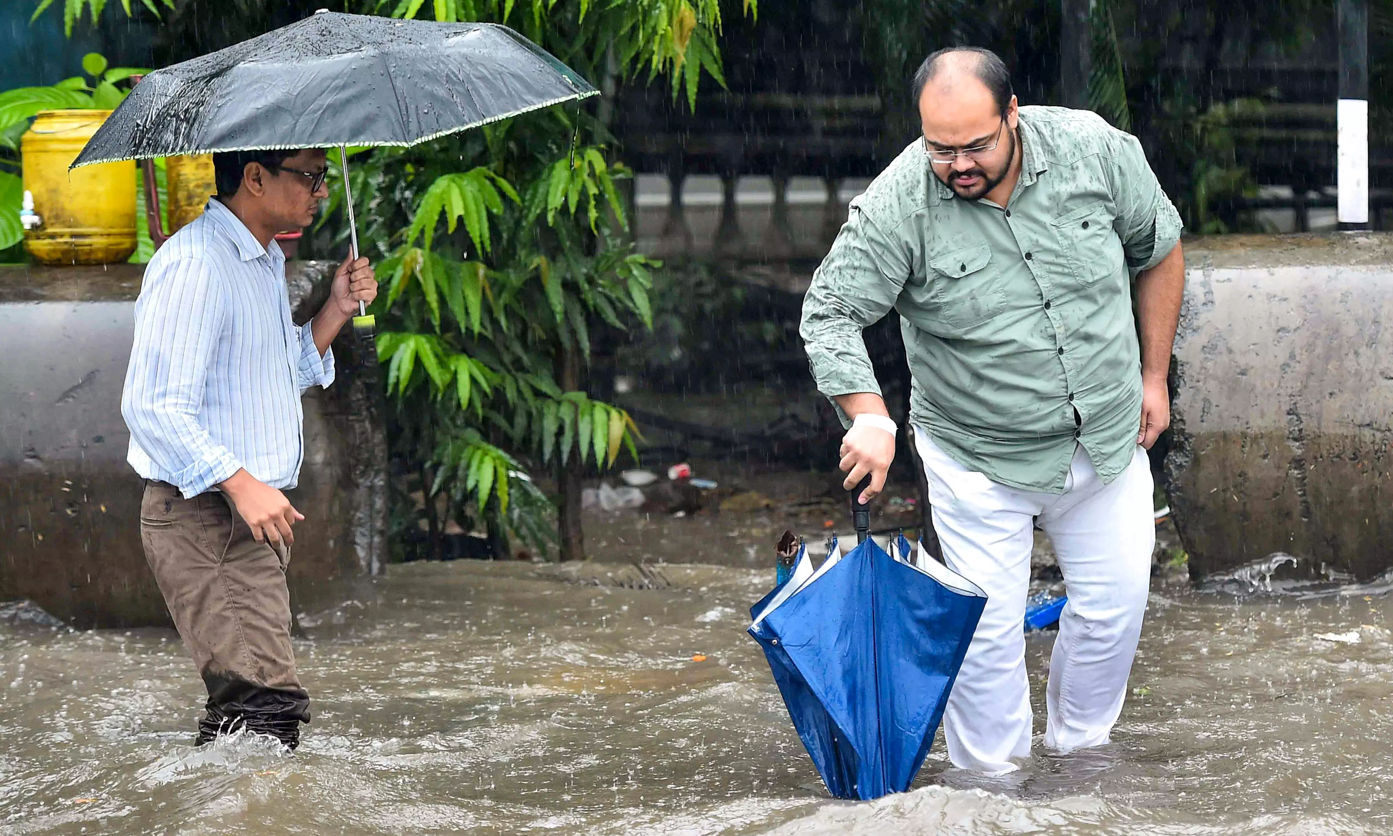 Cyclone Dana spares Bengal major damage; government stays alert