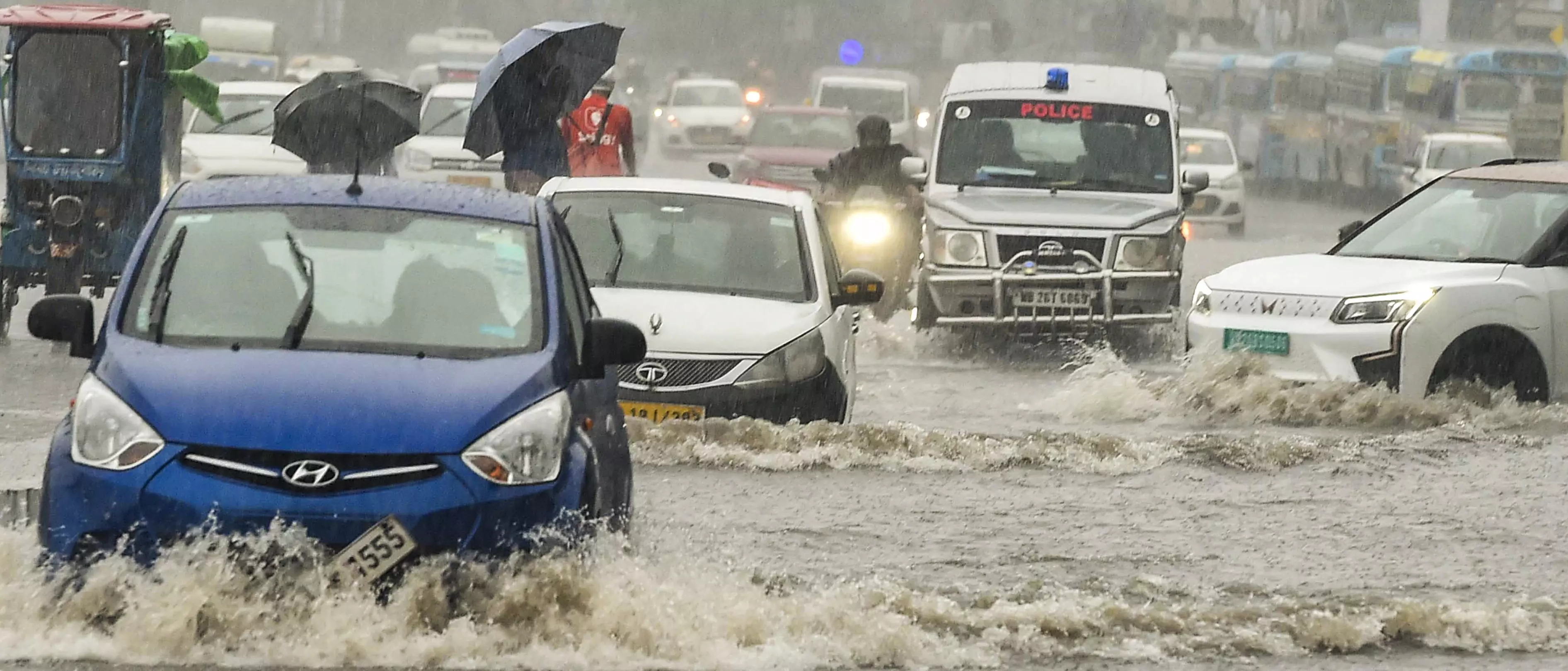 Cyclone Dana: West Bengal govt evacuates over 2 lakh people, 2 dead