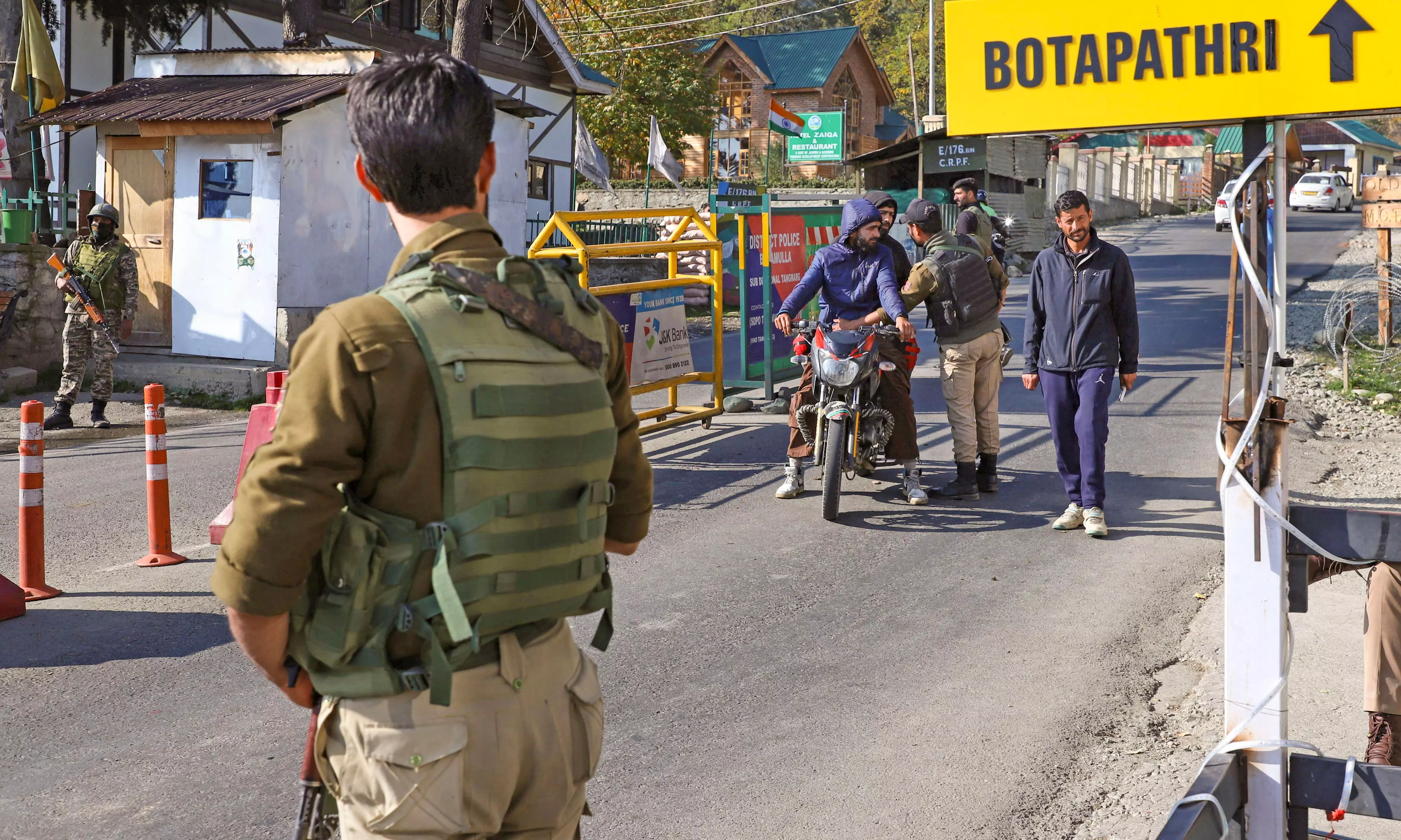 J&K: Army vehicle skids off road in Kulgam; 1 soldier dead, 9 injured