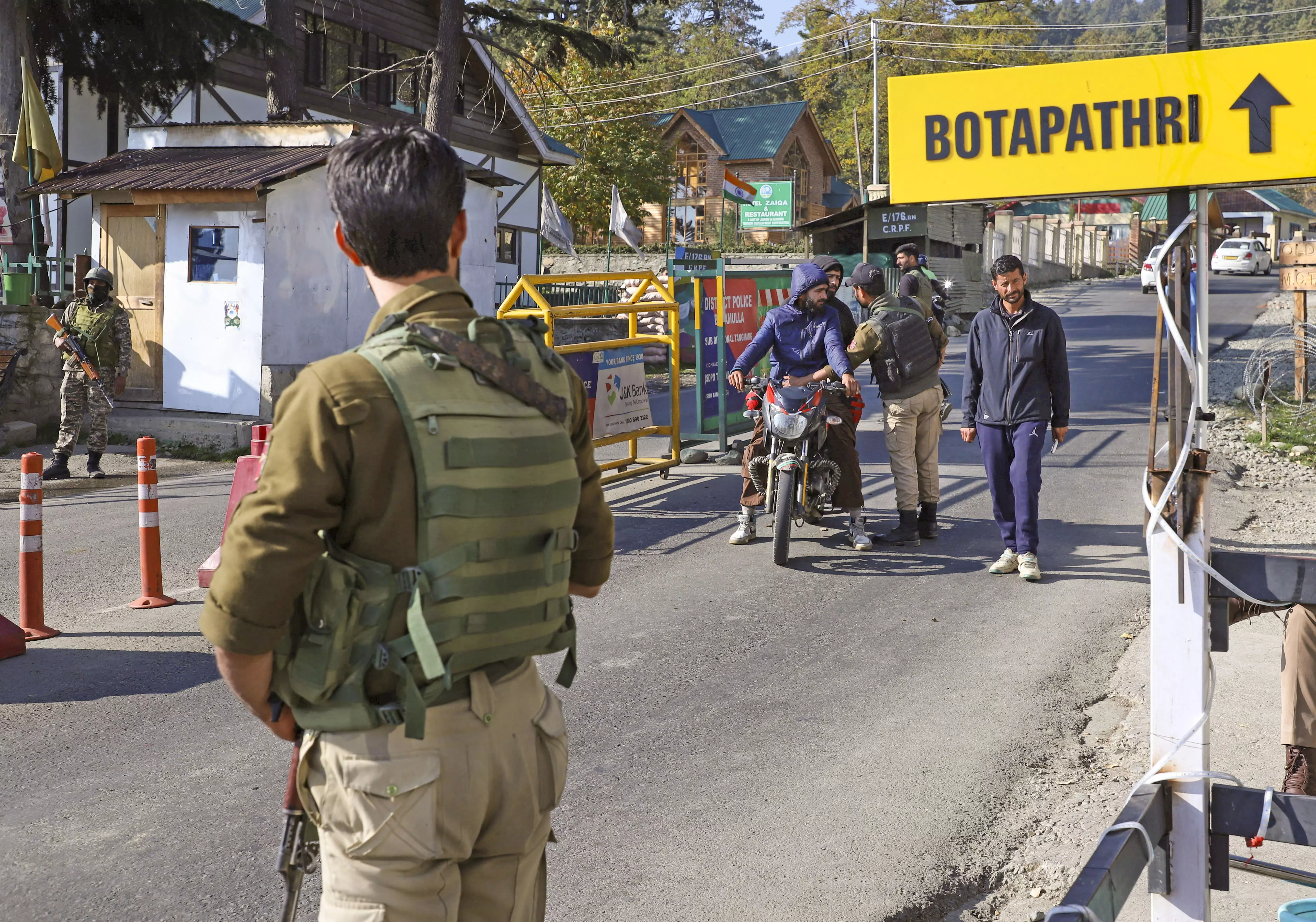 Three-four militants involved in Gulmarg terror attack, police say