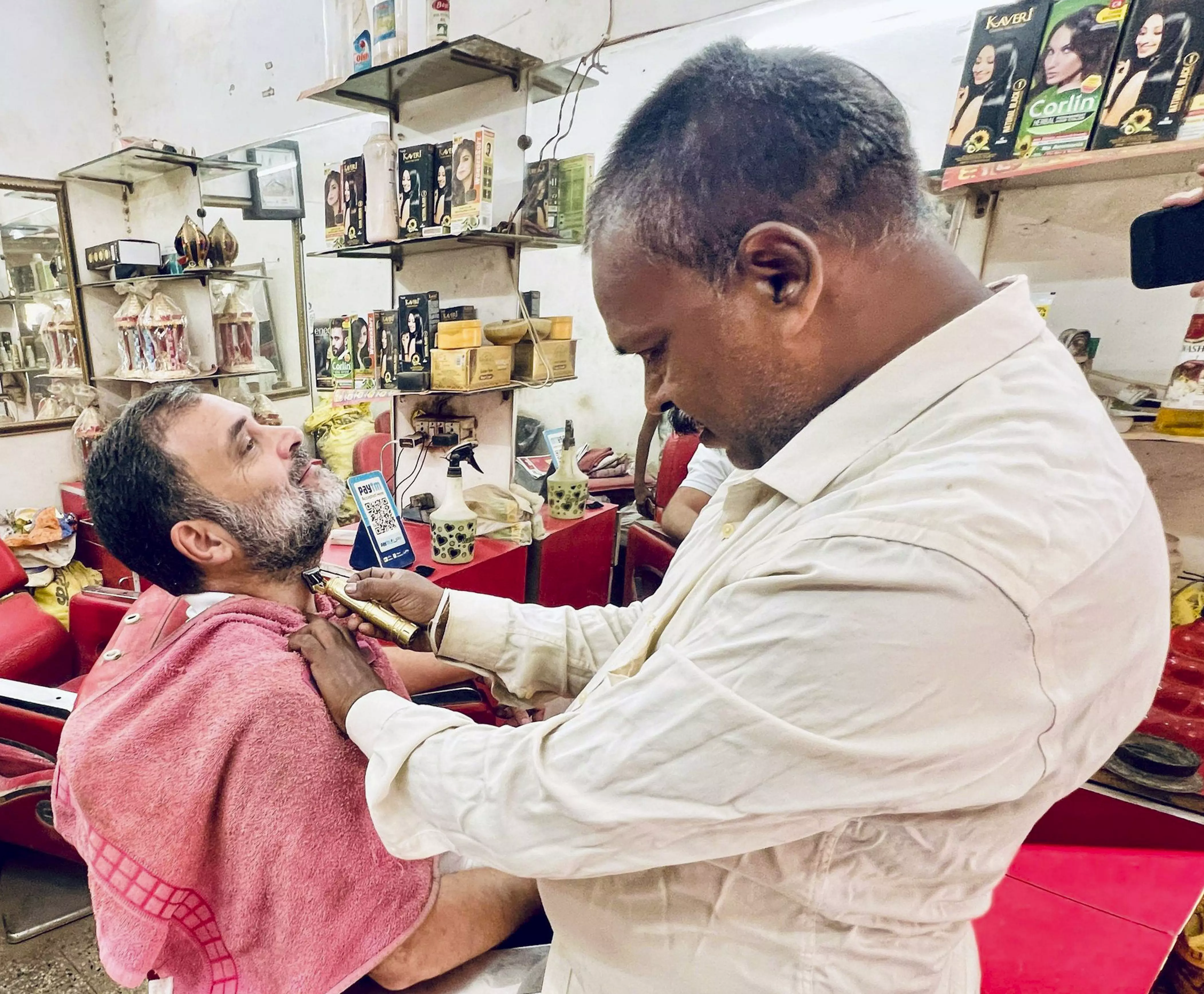 Rahul Gandhi gets essential items for barbers salon after getting beard trimmed