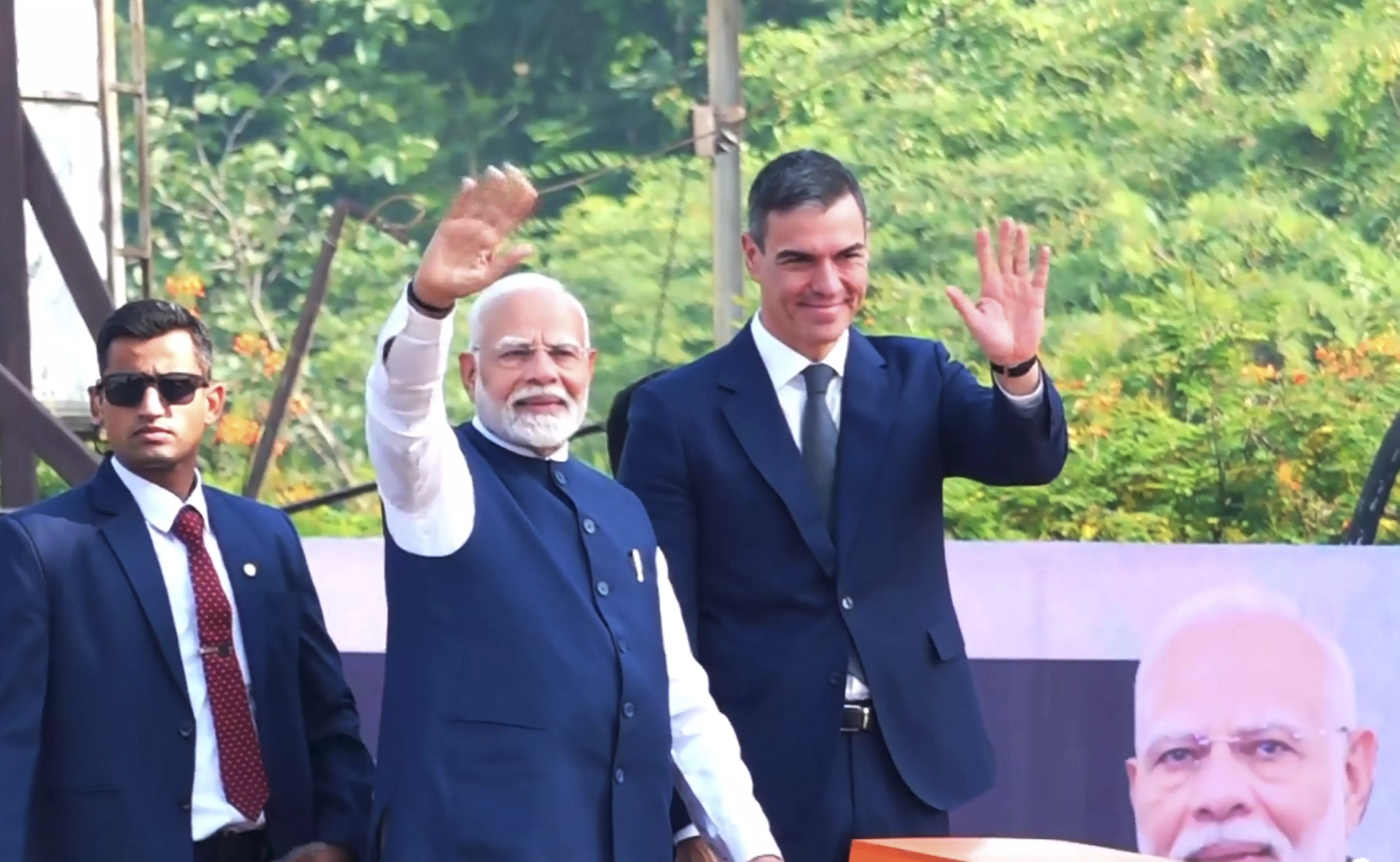 PM Modi, his Spanish counterpart Sanchez hold roadshow in Vadodara