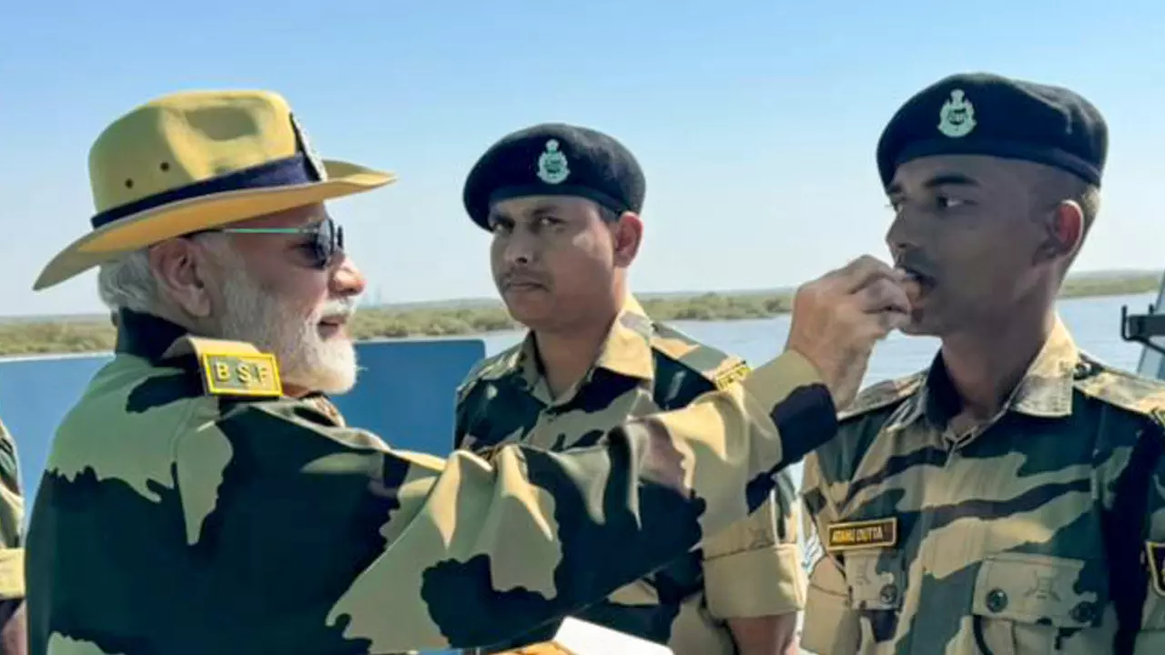 Modi celebrates Diwali with troops near Indo-Pak border in Kutch Modi celebrates Diwali with troops near Indo-Pak border in Kutch