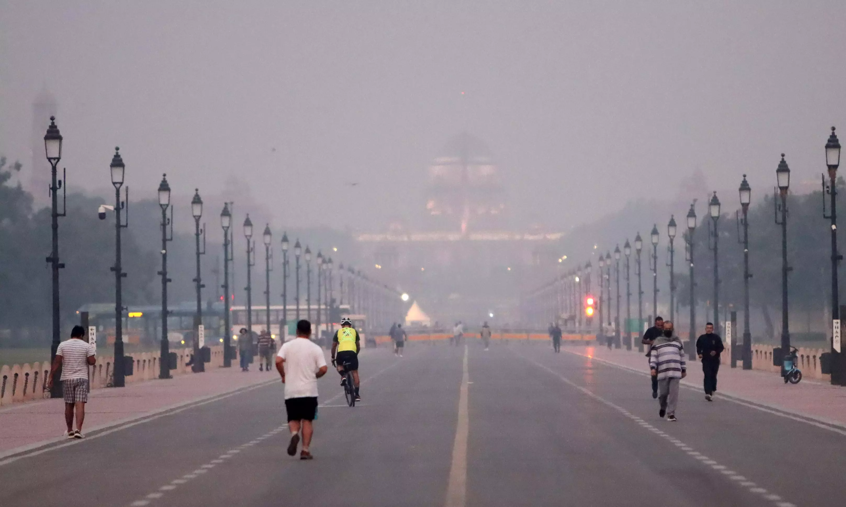 Delhi-NCR | Poor air quality triggers health crisis as 69% of families report ailments