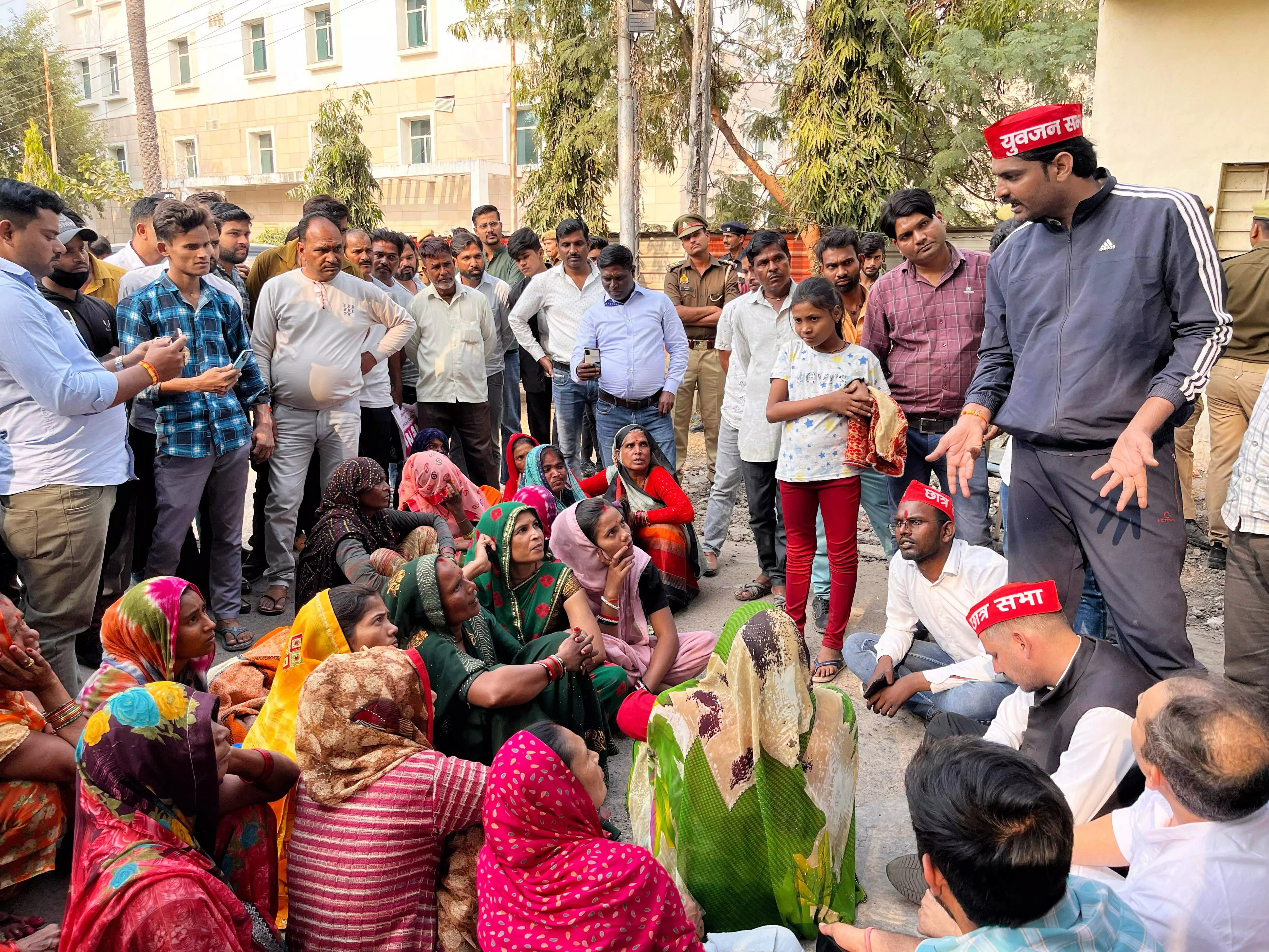 UP fire: Shocked parents stay put at Jhansi hospital waiting for their infants bodies