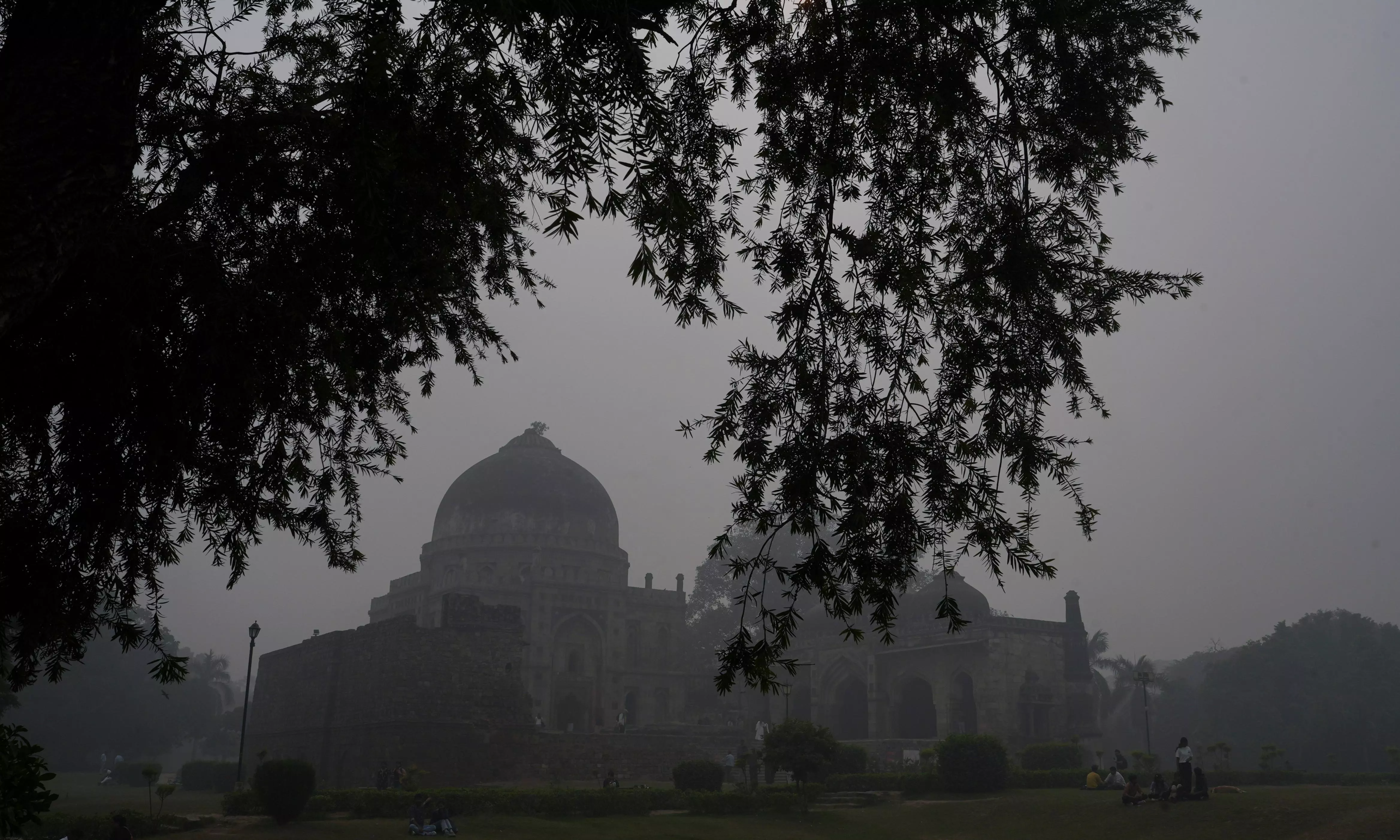 ‘A tragic, choking death-trap’: Historian appalled at alarming levels of pollution in Delhi