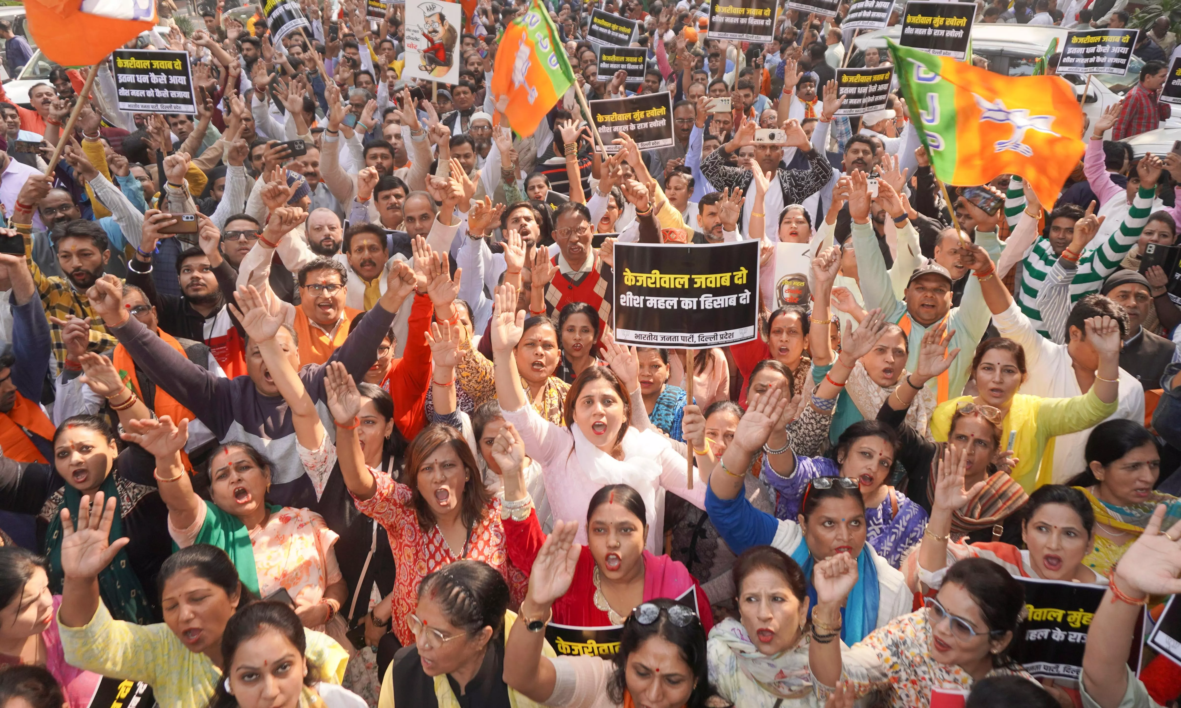 Expensive items at Kejriwals earlier bungalow: BJP stages protests