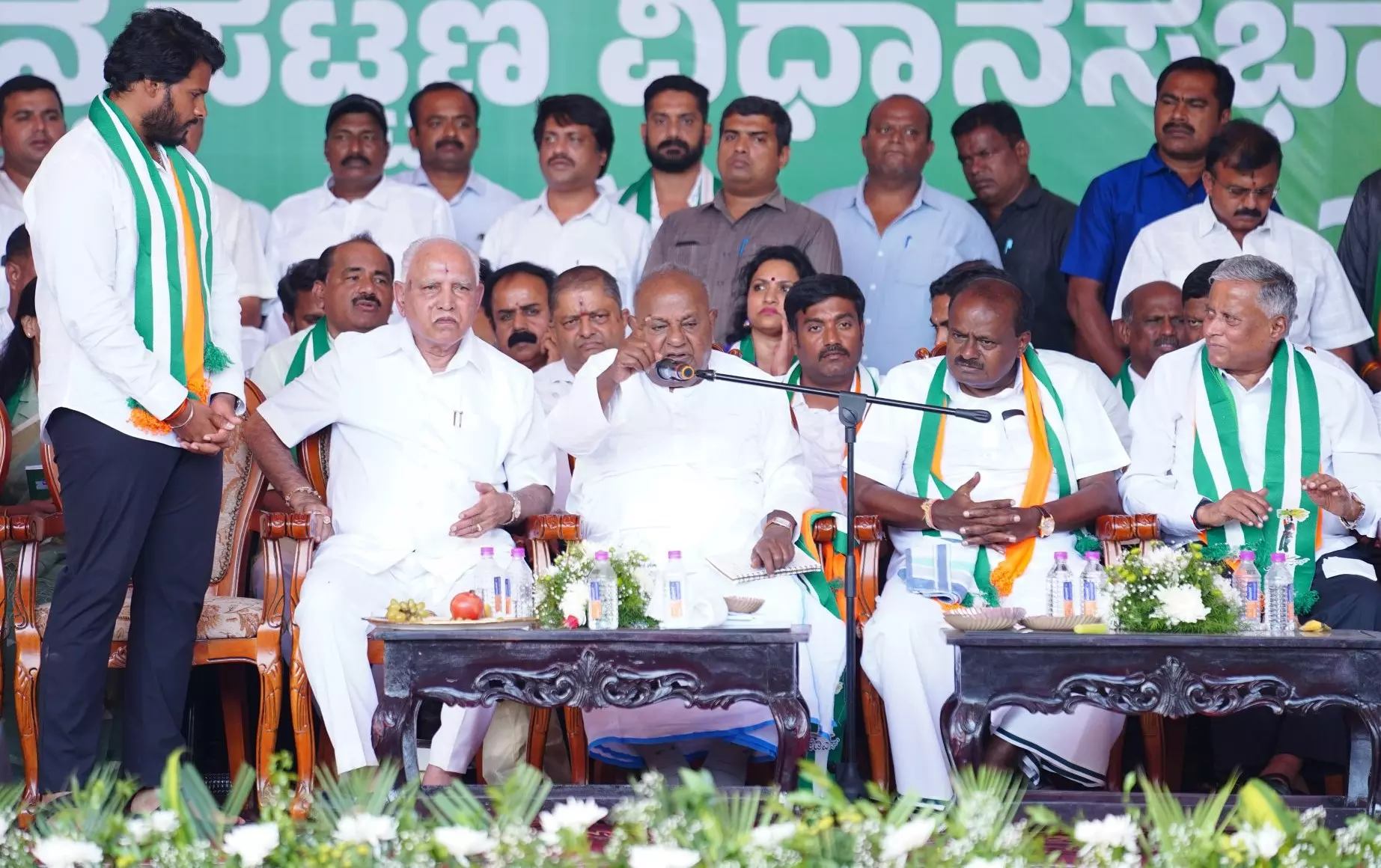 Nikhil Kumarasamy, HD Kumaraswamy, HD Deve Gowda, V Somanna, BS Yediyurappa