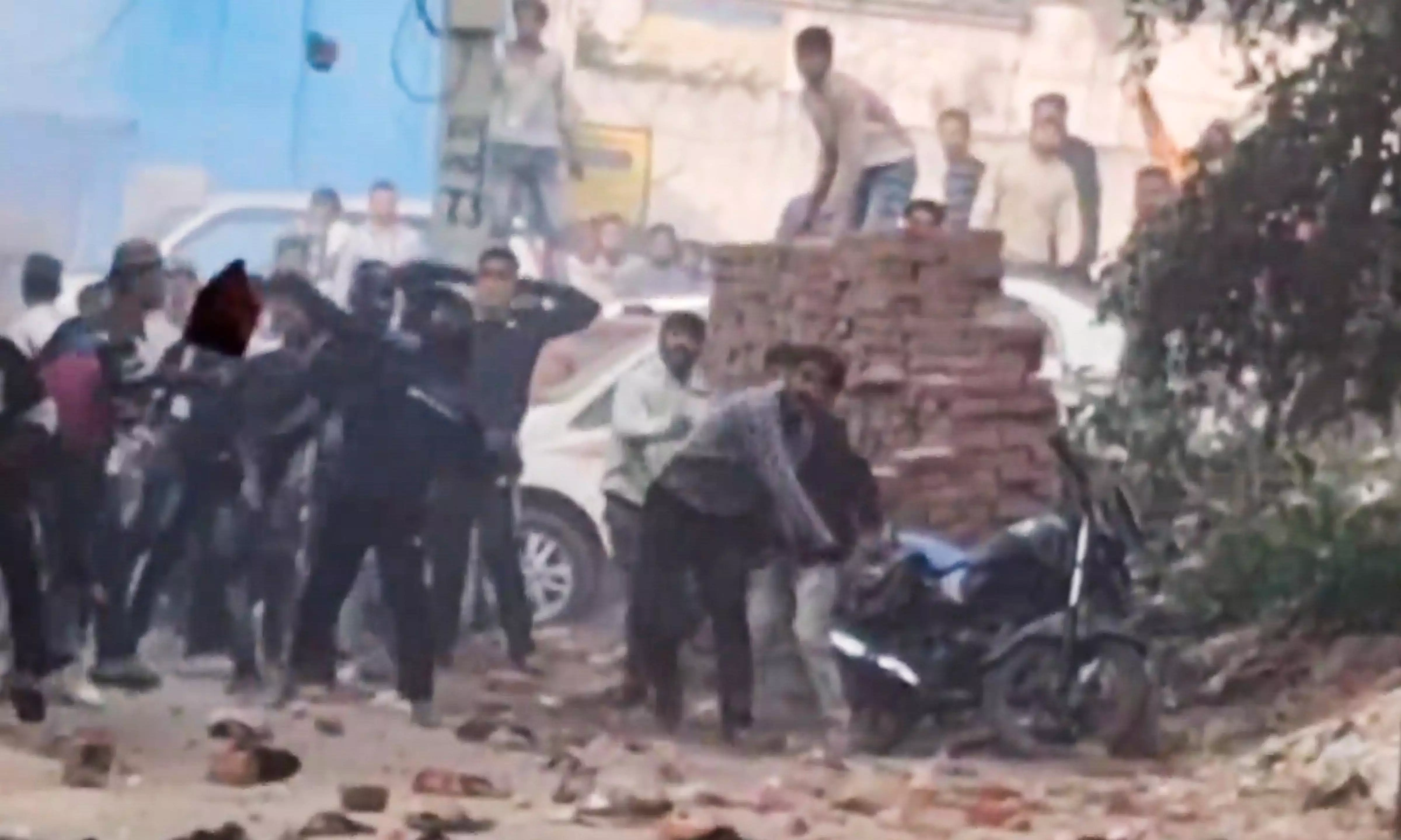 UP: Stone pelting in Sambhal during survey of mosque; 10 detained