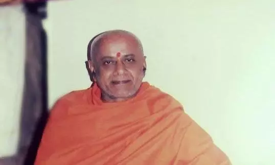 Karnataka seer calls for law revoking Muslim voting rights during Waqf protest