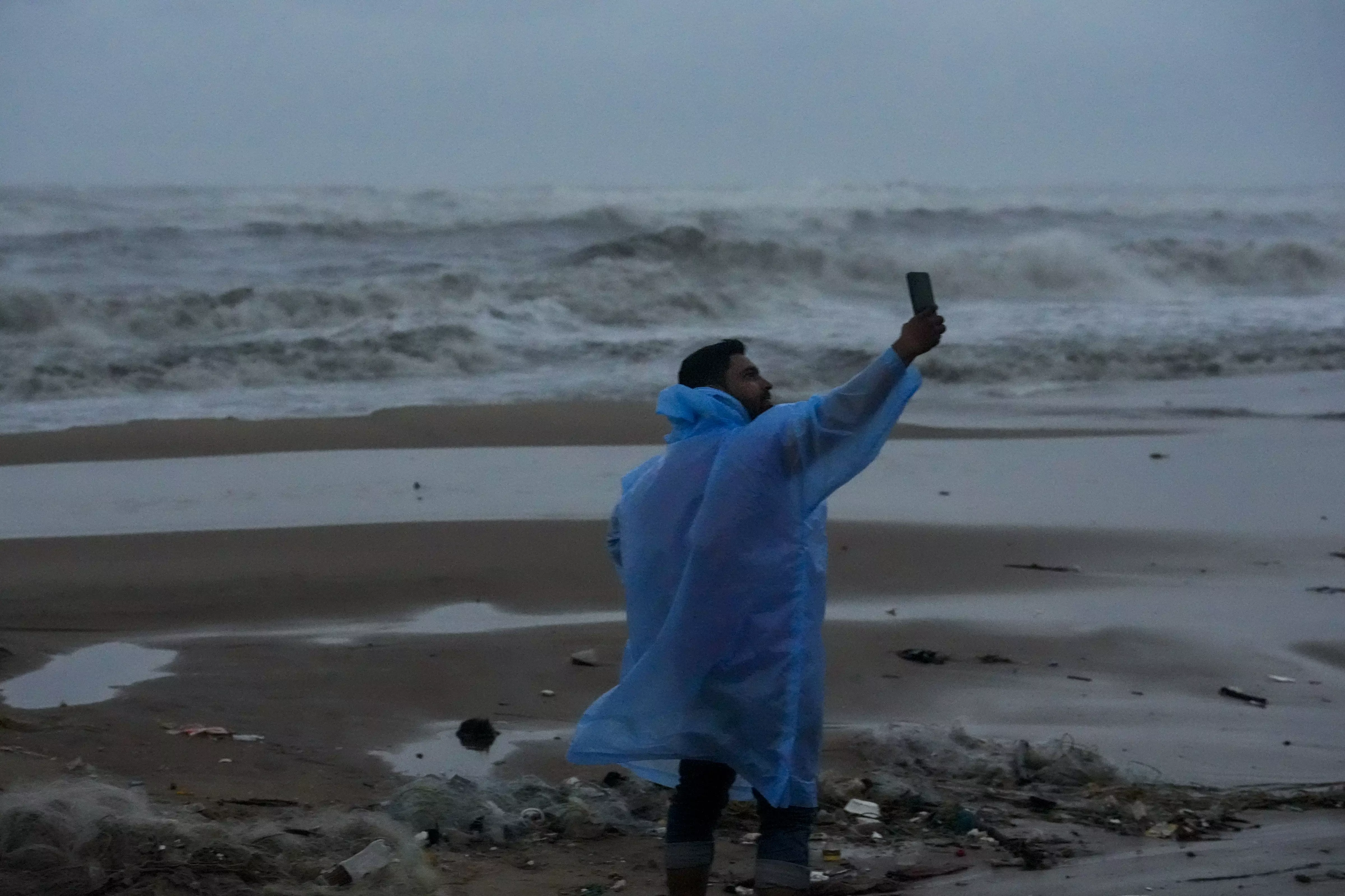 LIVE | Cyclone Fengal begins landfall; Chennai airport halts ops till 4 am Sunday