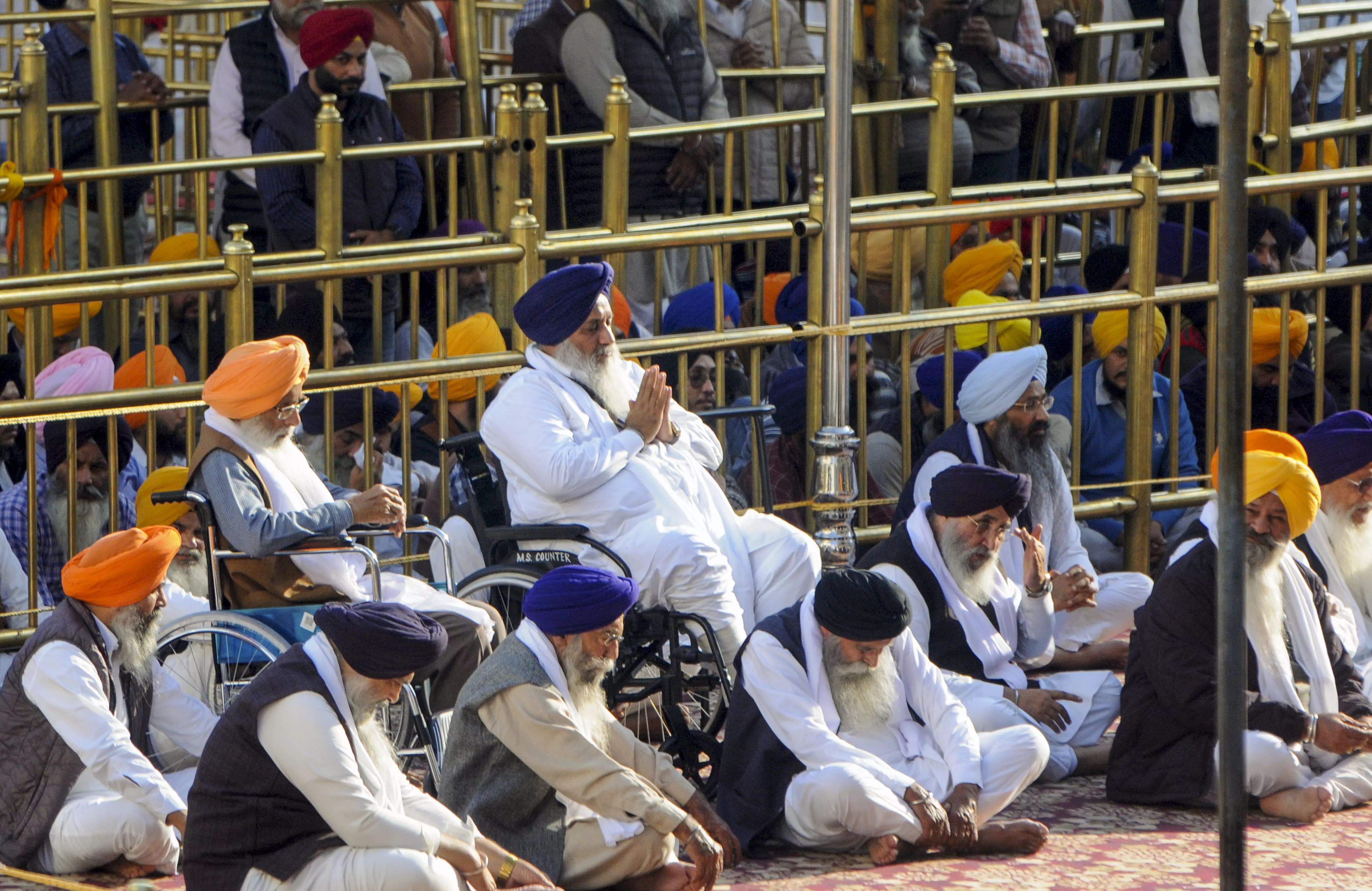 Akal Takht sentences Sukhbir Badal, asks him to clean shoes, utensils at Golden Temple