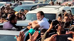 Rahul, Priyanka stopped on way to Sambhal; traffic chaos on highway