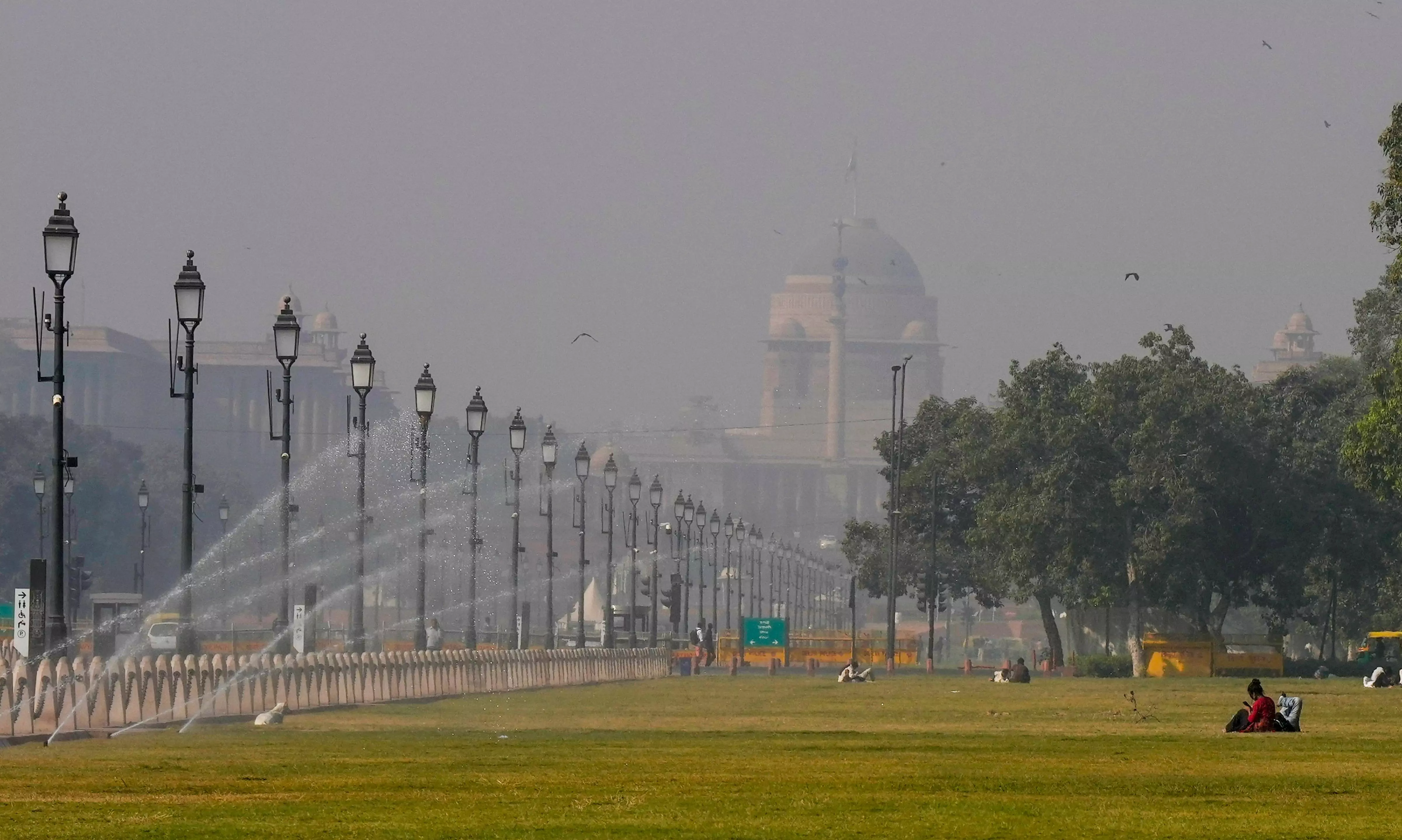 Delhi air quality improves after 50 days, AQI falls to moderate