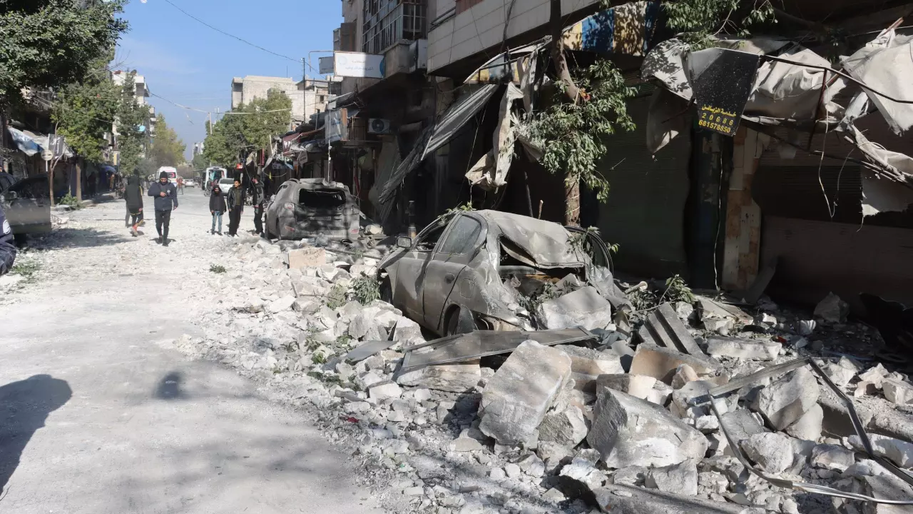 US launches fresh strikes on Islamic State targets in Syria after deadly Palmyra attack