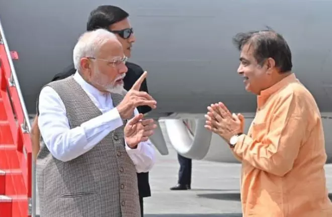 Narendra Modi, Nitin Gadkari