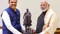 Fadnavis meets Modi amid deadlock over cabinet portfolios