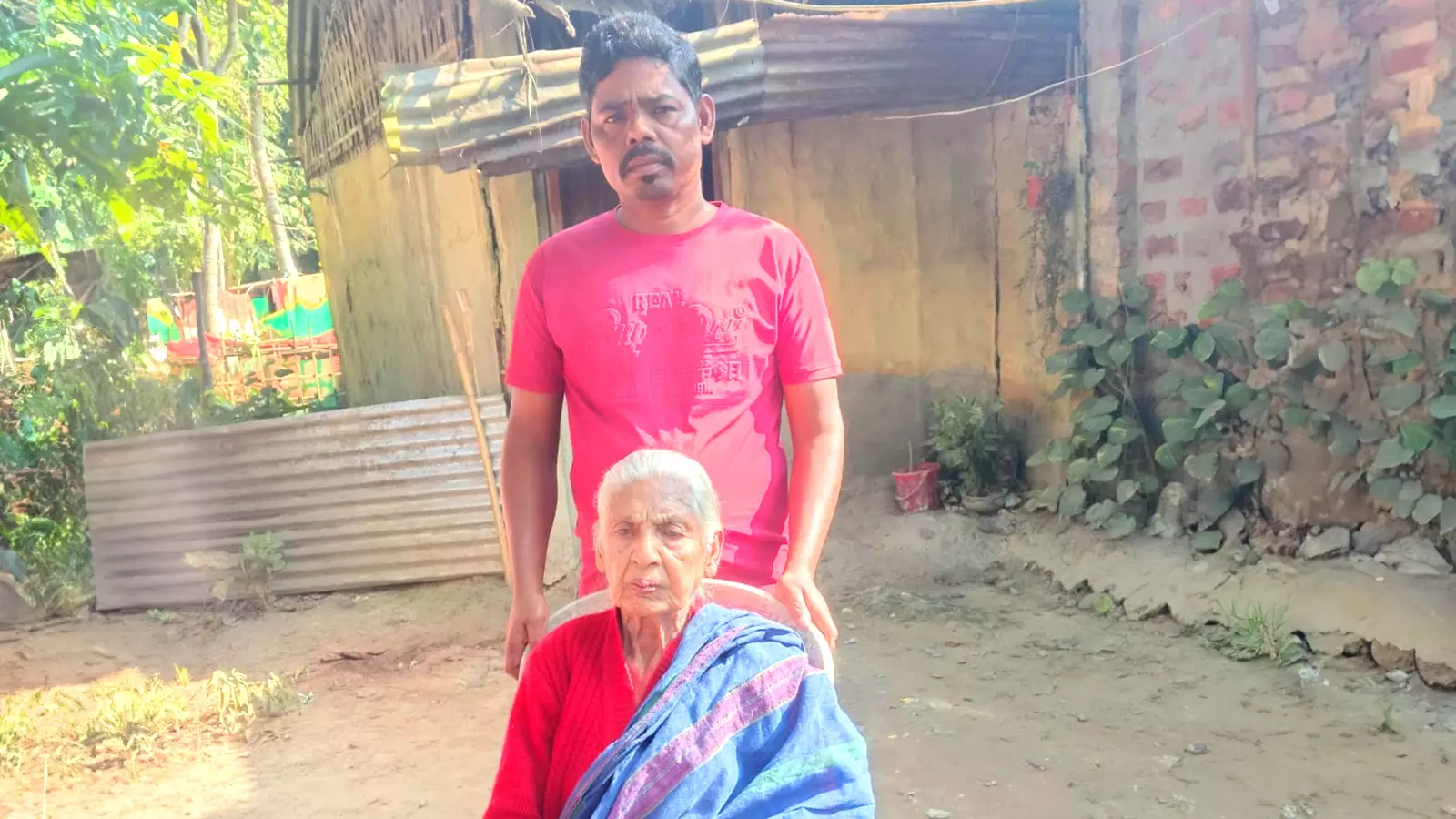 Subhadra Nayak with his grandson Monesh Japap.