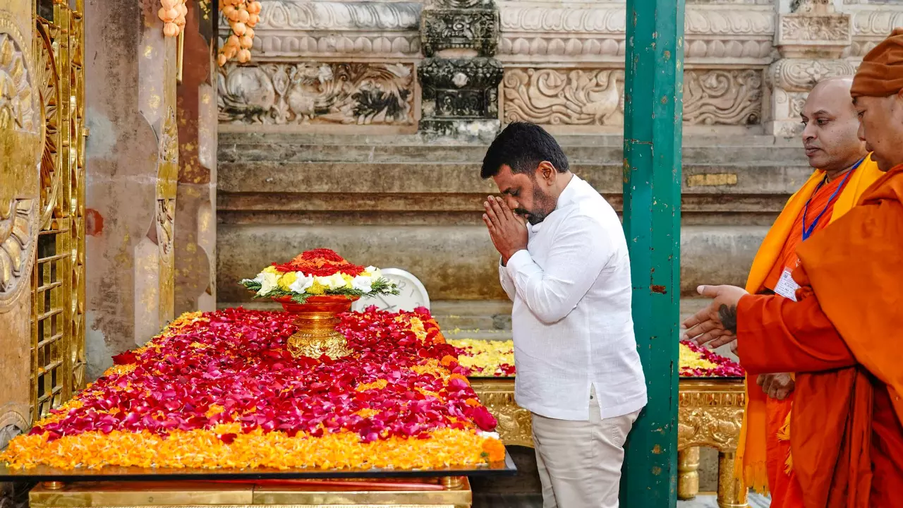 Sri Lankan President Dissanayake visits Mahabodhi Temple in Bihar
