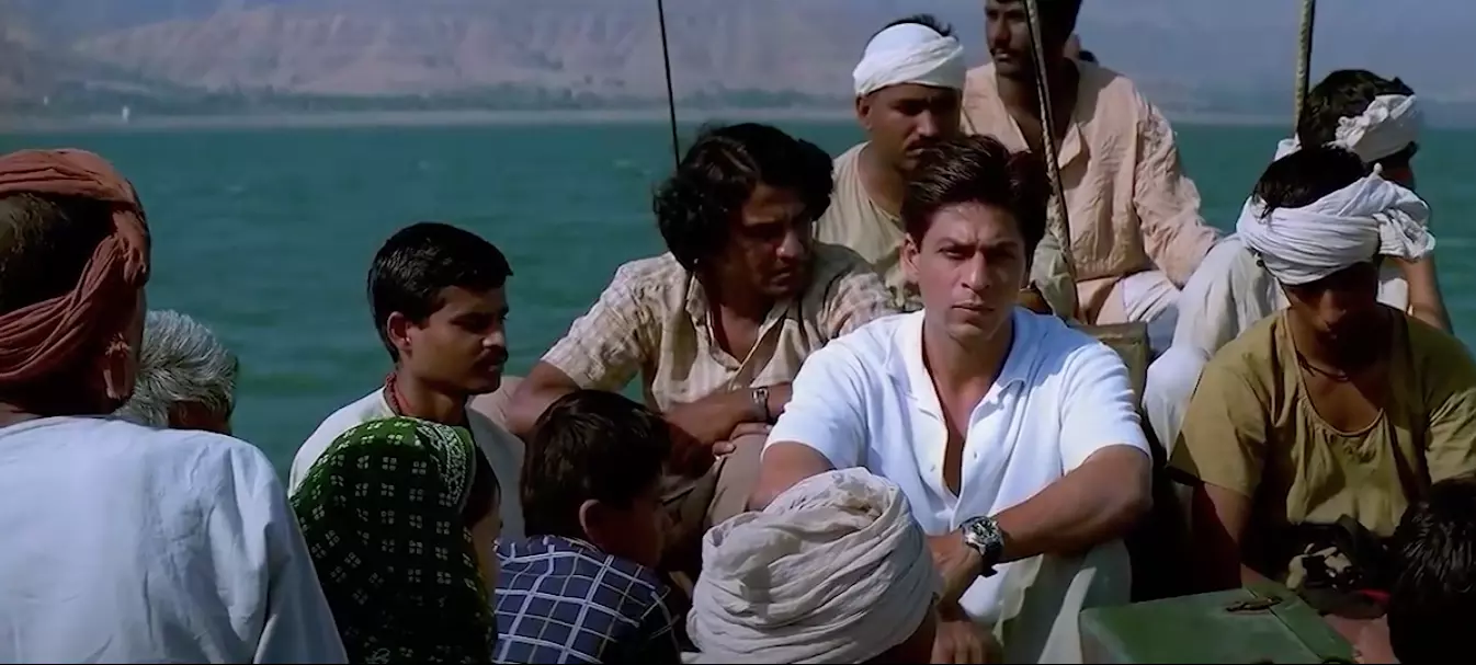 Ashutosh Gowariker marks 20 yrs of Swades; thanks audience for keeping film alive with love