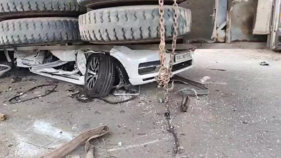 Karnataka | Software firm MD, five of his family killed as container truck overturns on SUV Karnataka | Software firm MD, five of his family killed as container truck overturns on SUV