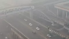 Delhi: Foggy morning in city; air quality very poor