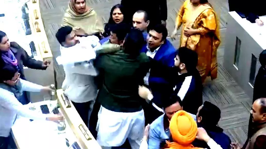 Cong, AAP councillors clash with BJP members in Chandigarh Municipal Corporation House