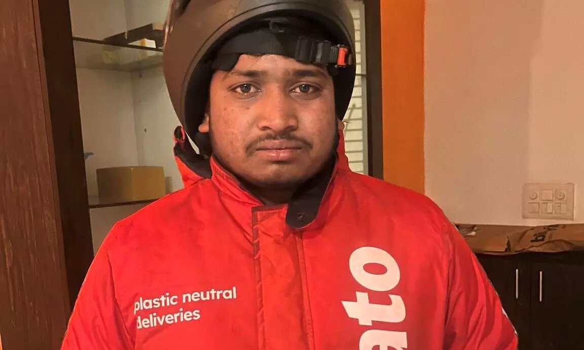 Delhi Zomato user urges CEO Deepinder Goyal to help delivery agents dream again