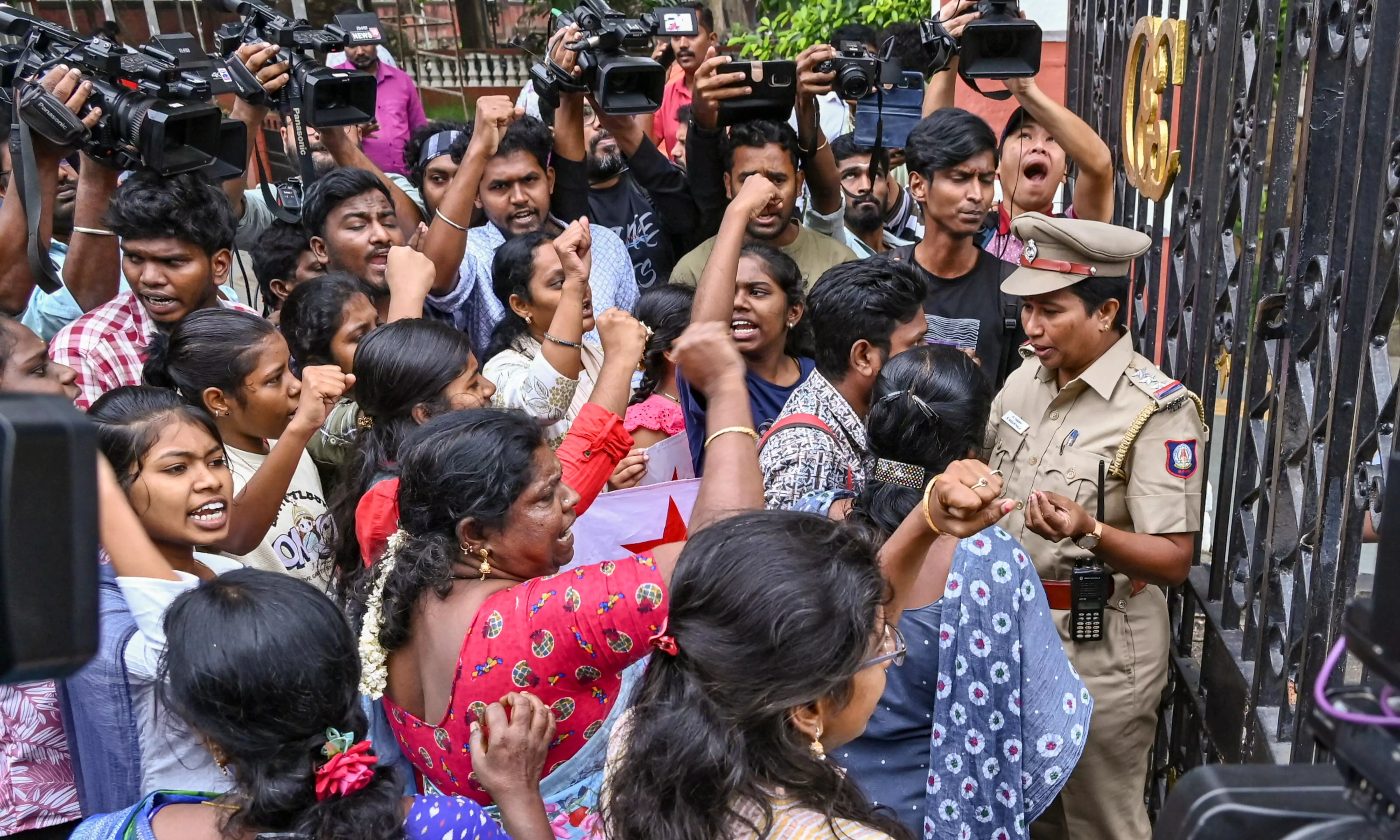 TN: Protests break out over sexual assault of Anna University student; 1 held