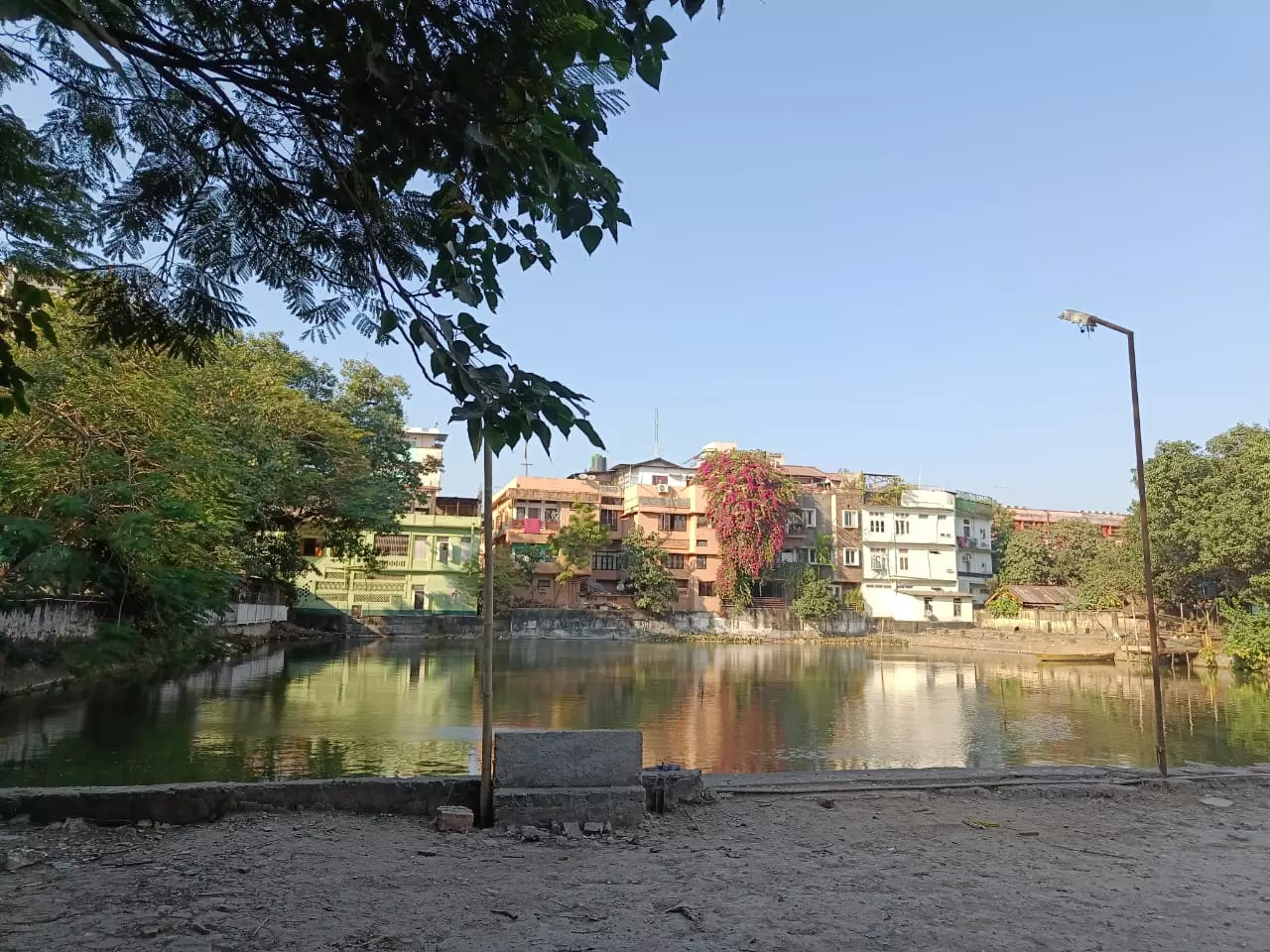 The eatery stands in front of Naak Kata Pukhuri, one of the oldest ponds in the city.