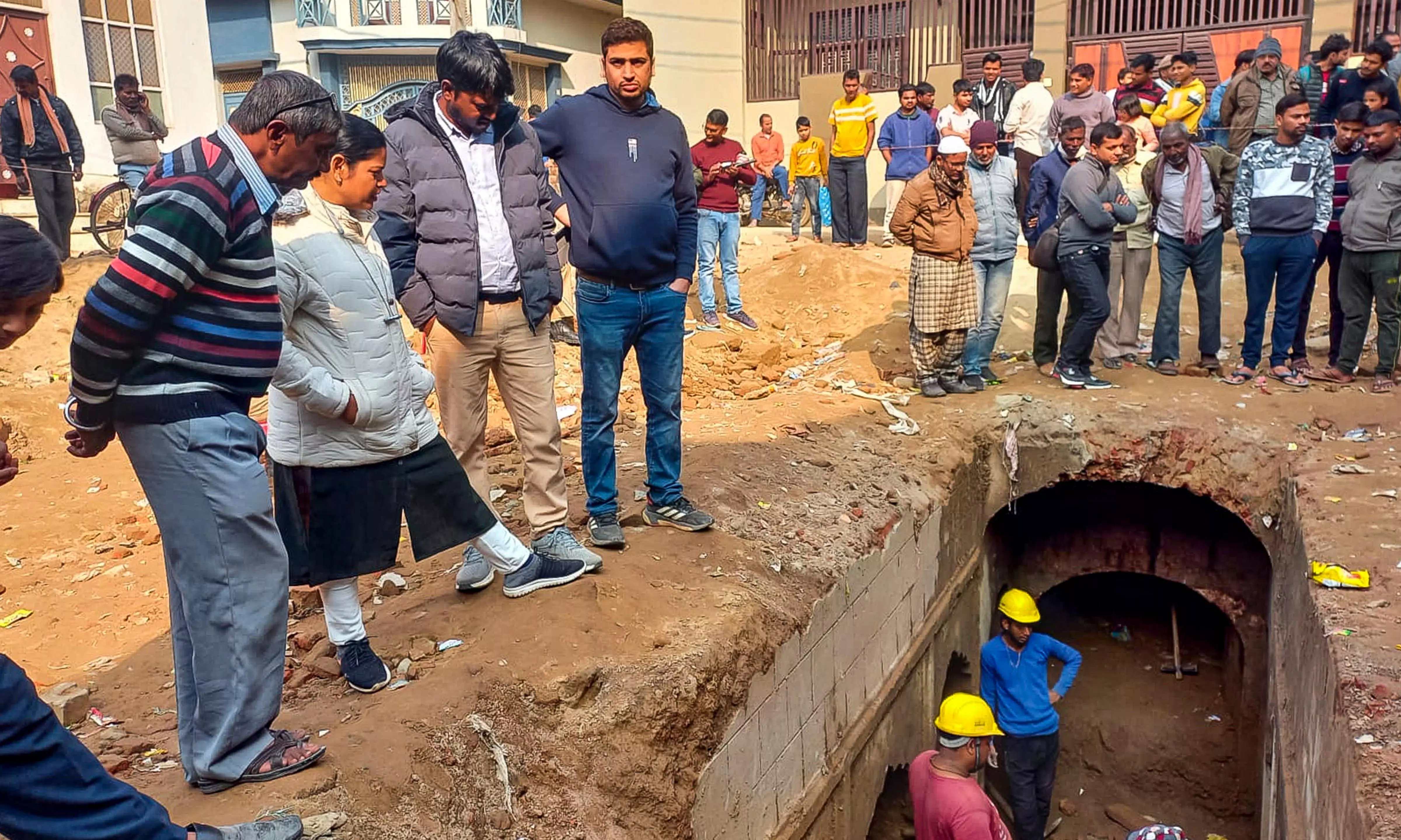 Uttar Pradesh | Excavation of Mrityu Kup begins in Sambhal