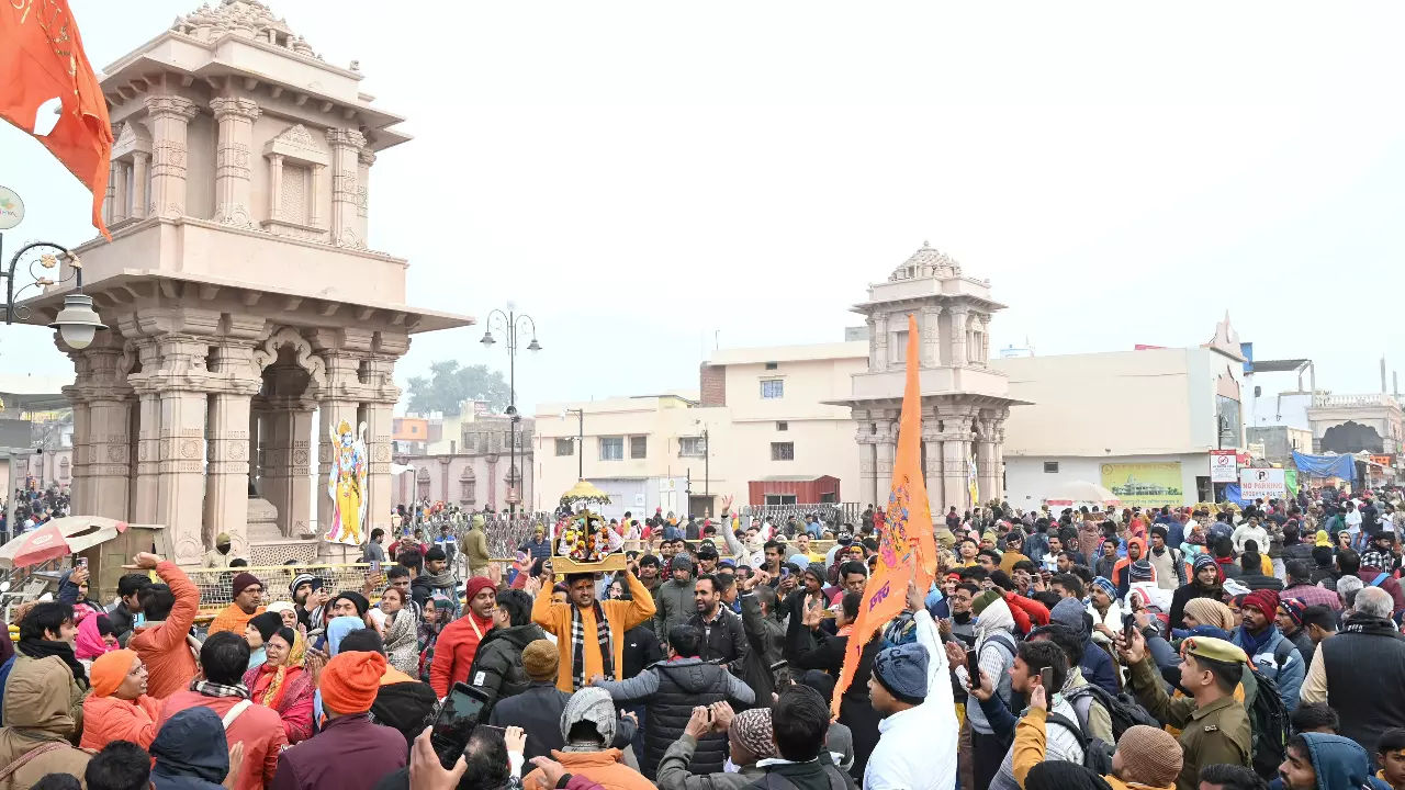 Unprecedented rush of devotees at Ayodhya, Varanasi on New Year Day