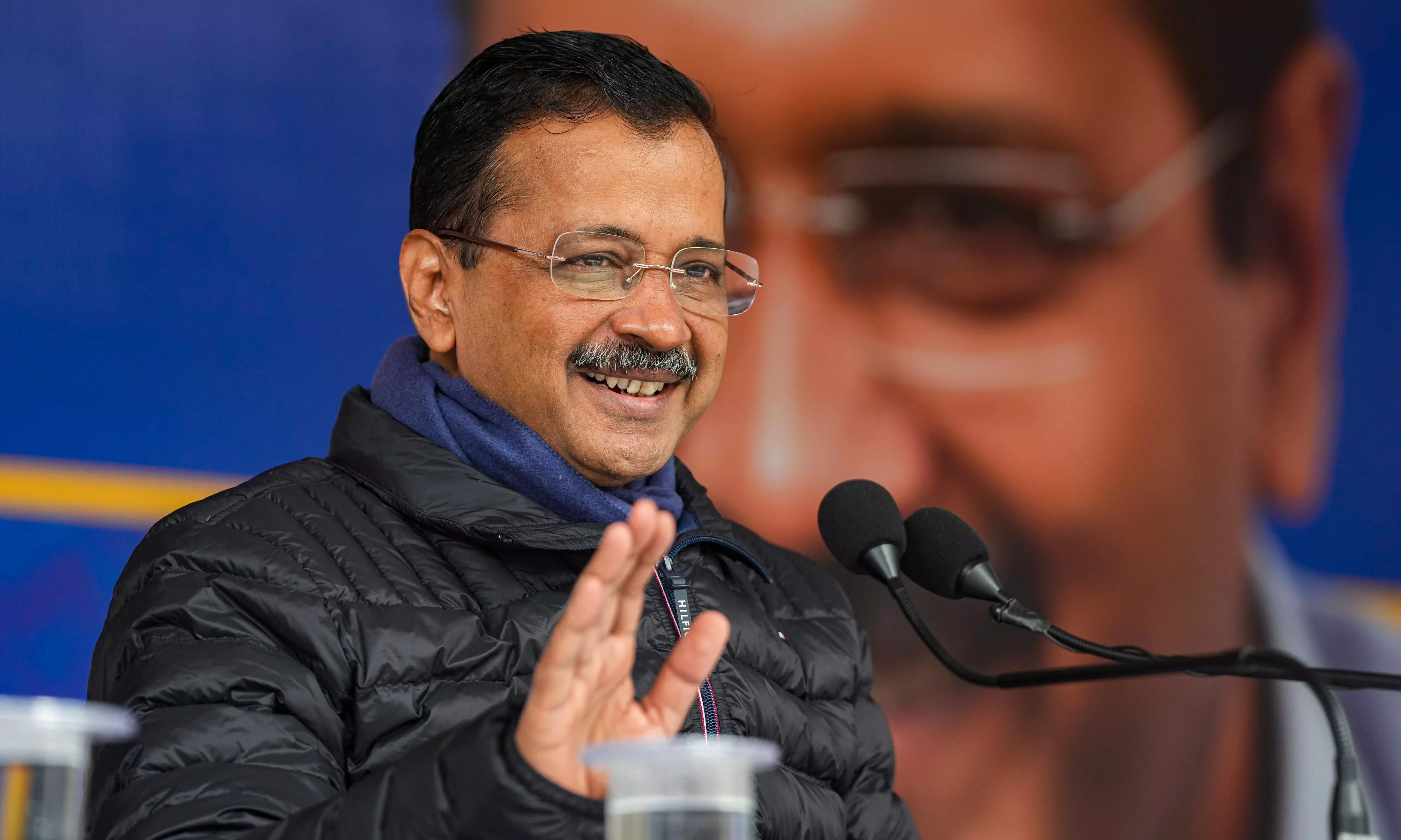 Kejriwal accuses BJP, Congress of ganging up against AAP in Delhi