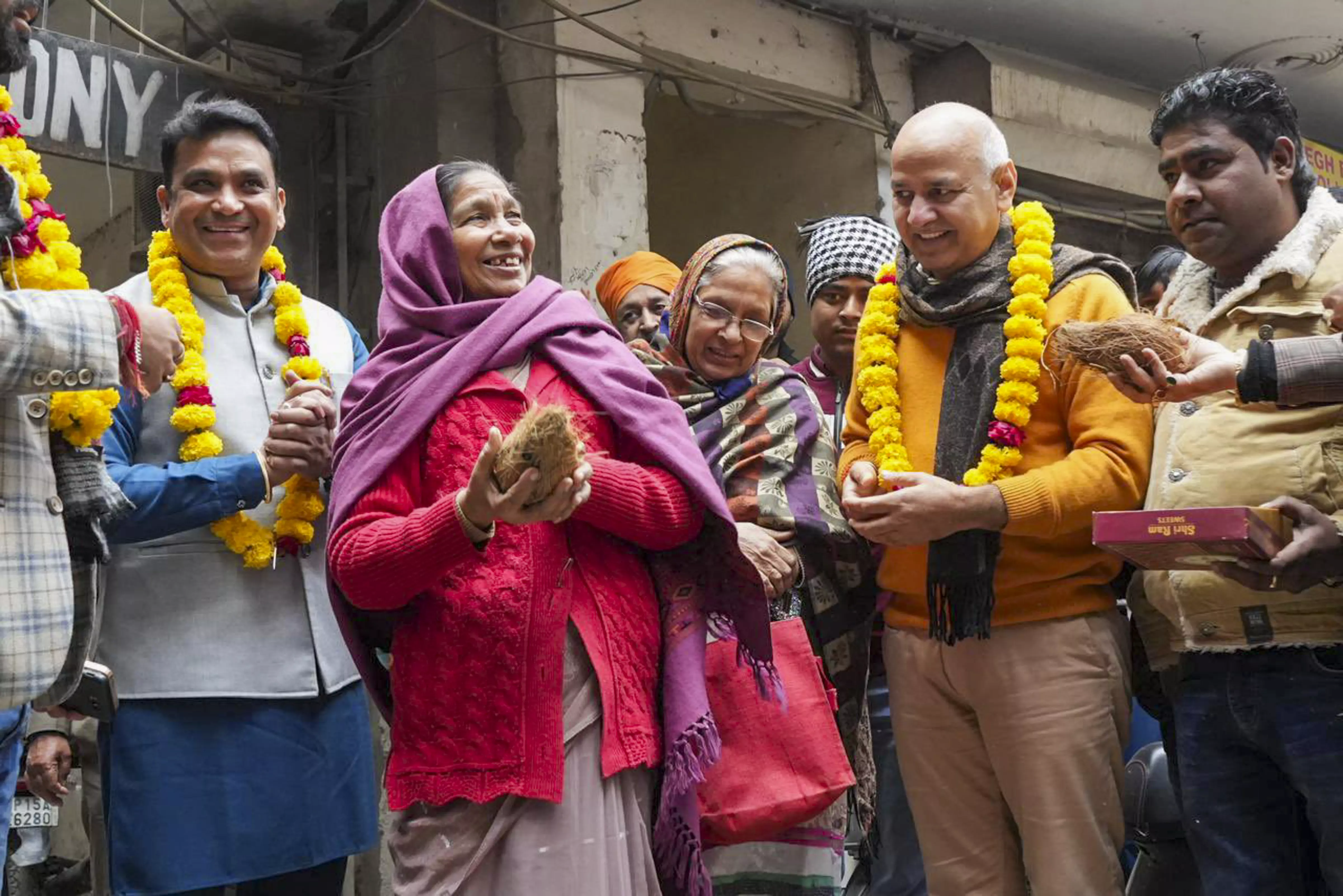 AAP leader Manish Sisodia with Delhi Mayor Mahesh Kumar Khinchi during the launch of various developmental works at Jangpura constituency ahead of Delhi Assembly elections in New Delhi. (PTI Photo)