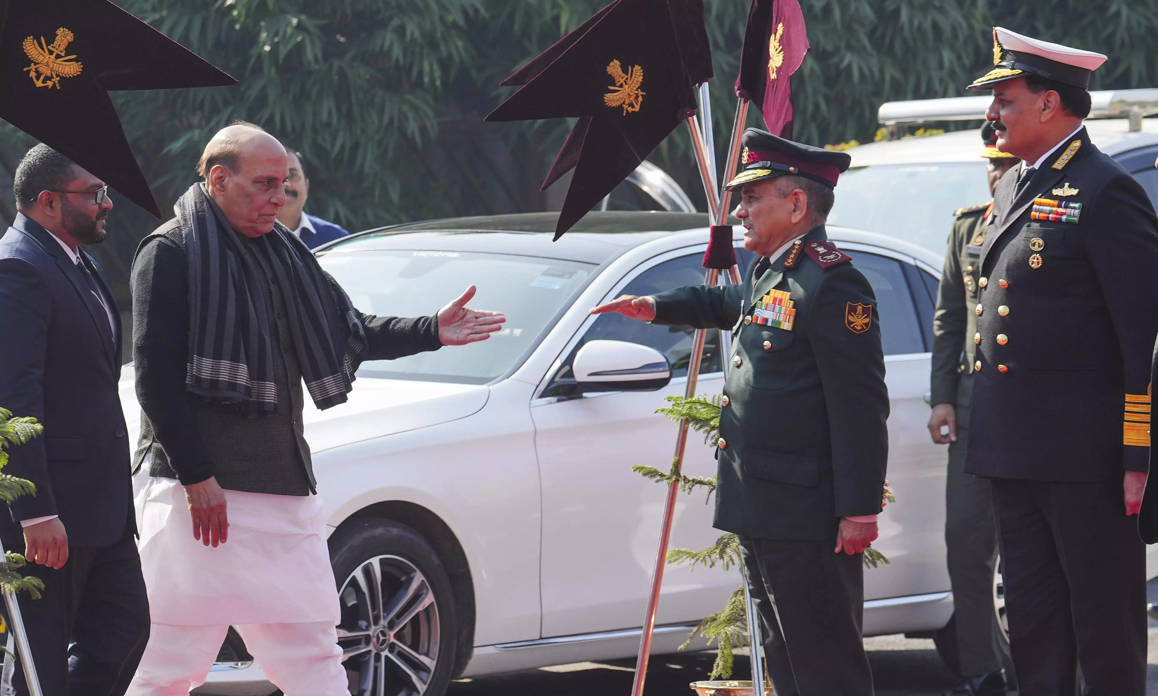 Defence Minister Rajnath Singh with Maldives Defence Minister Maumoon and others