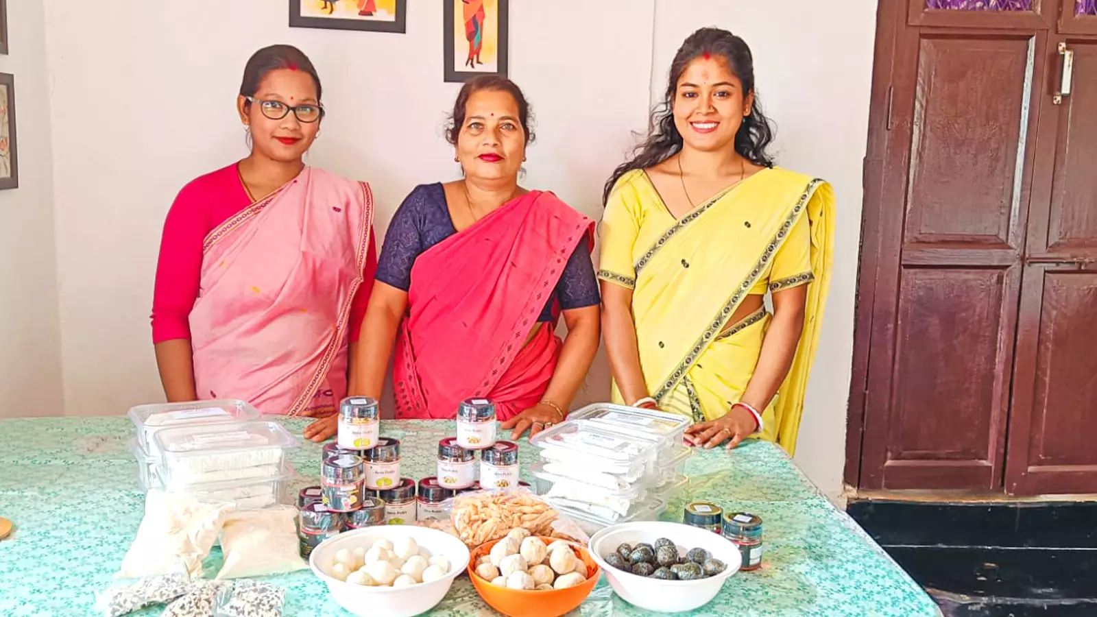 Mother and daughters: Alaka Devi Chakravarty (centre) poses with Bondita Chakravarty (left) and Narmada Das Chakravarty (right).