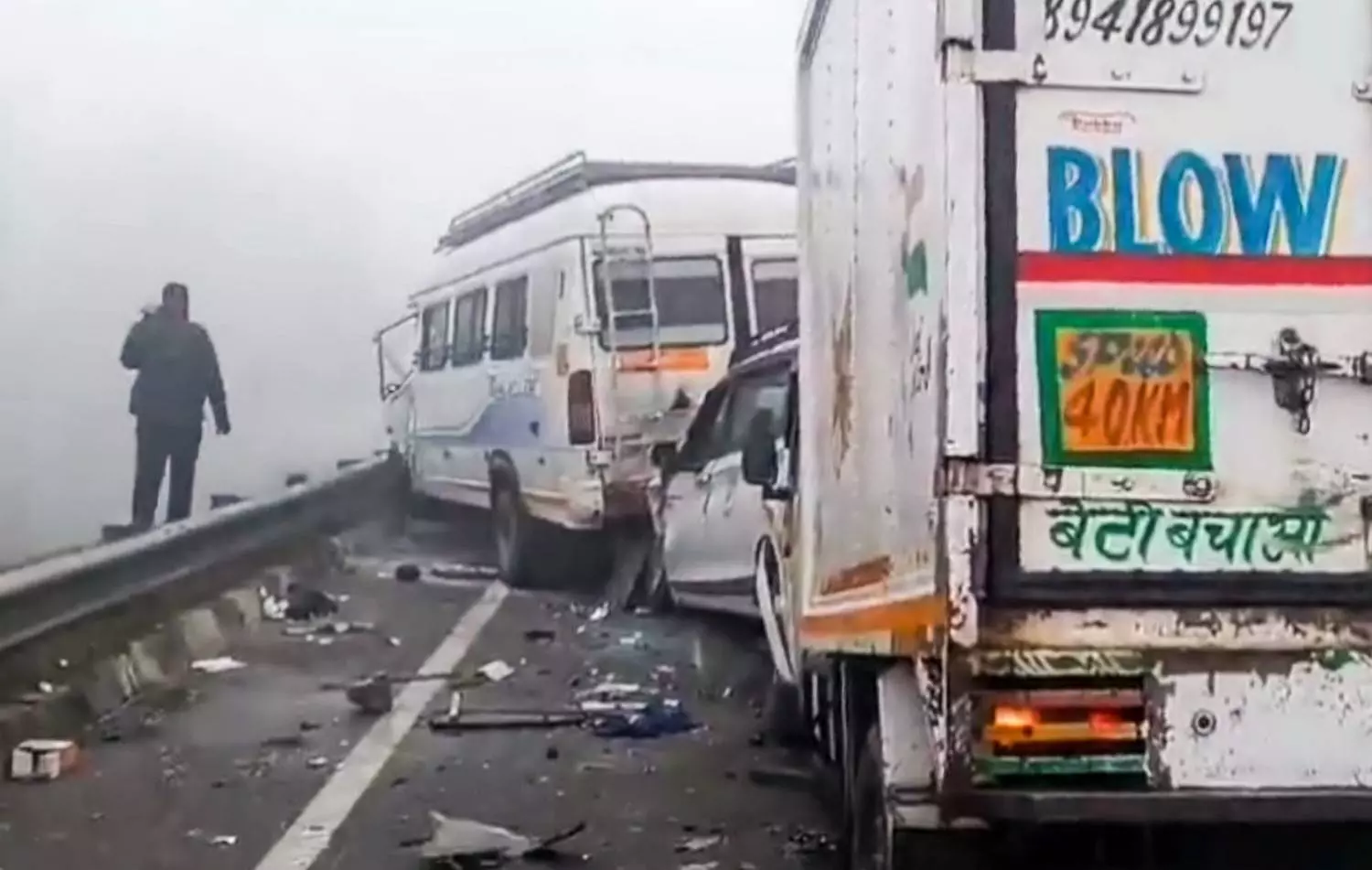 Accident on Delhi-Agra highway