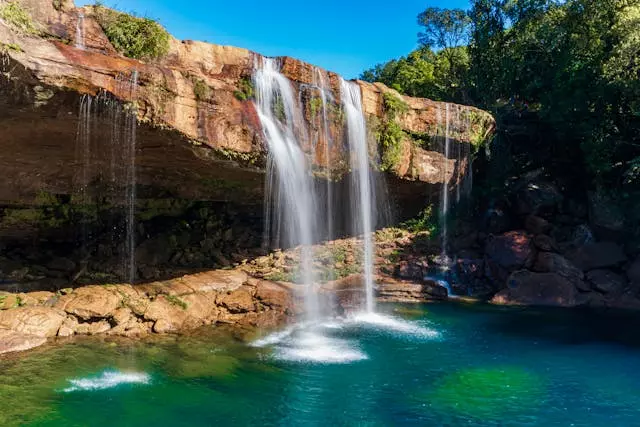 Krang Shuri Waterfalls, Umlārem, Meghalaya. 