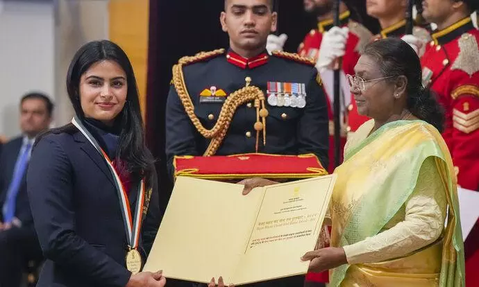 Manu Bhaker receives Khel Ratna award from President Murmu