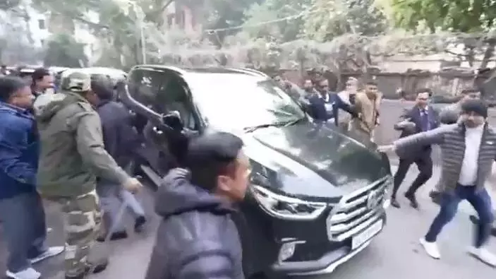 Kejriwal’s car pelted with stones, alleges AAP; BJP has a different story