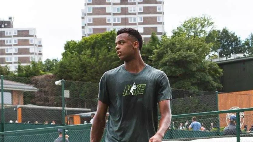 Taller tennis players have an edge, but shorter athletes shouldn’t despair