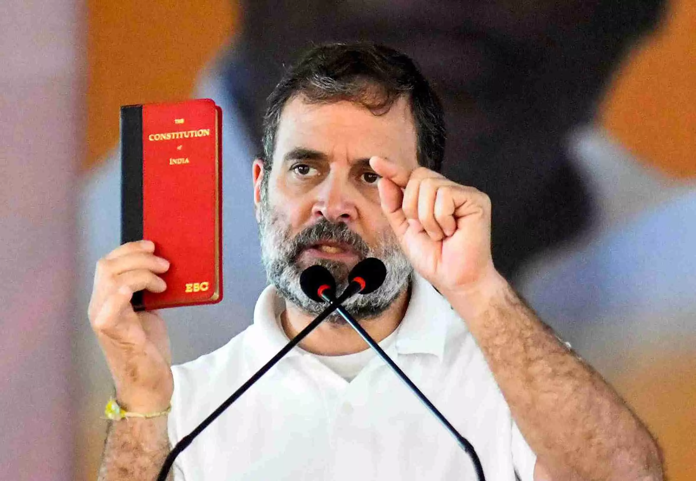 From Rahul’s ‘simple’ style statement, White T-Shirt is now a movement