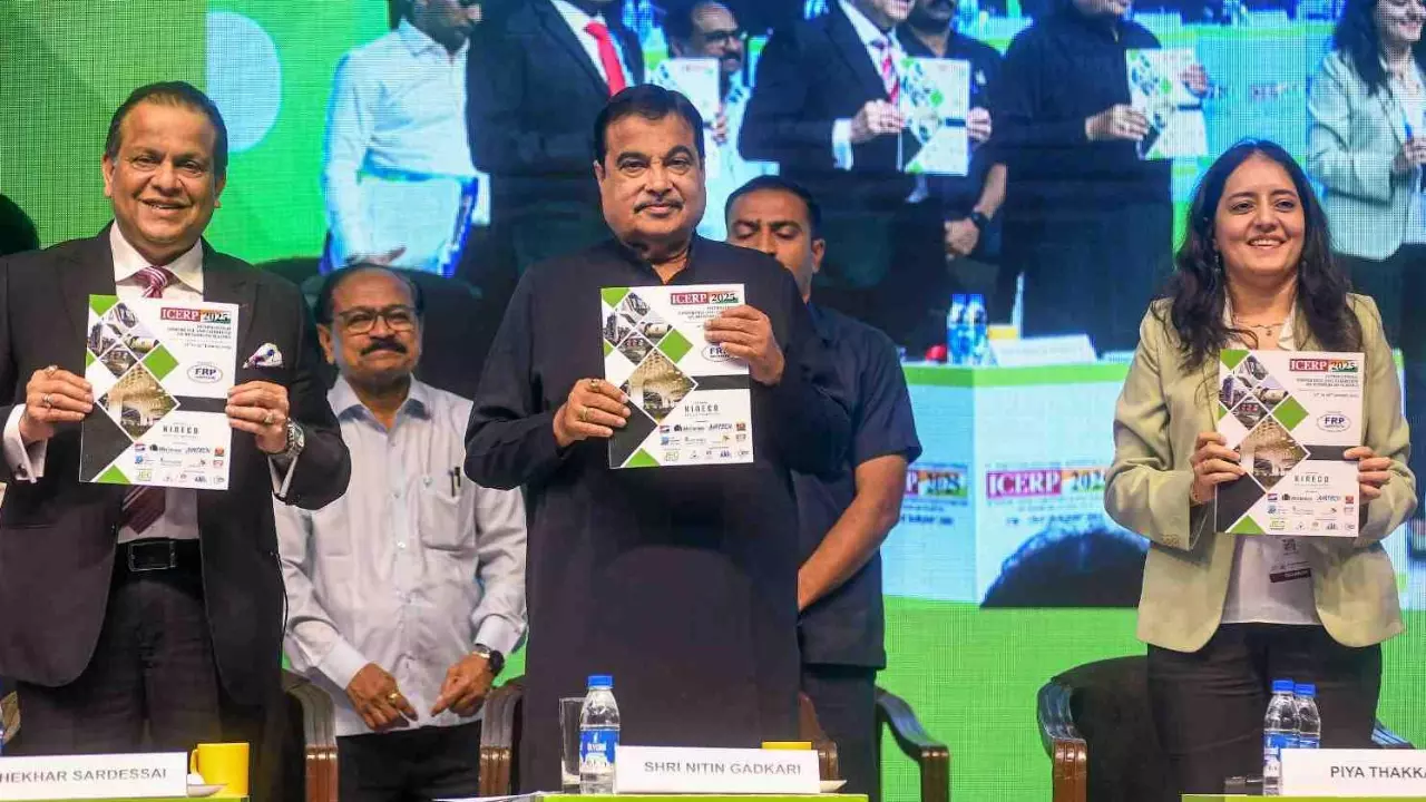 10,000 water taxis to connect Mumbai suburbs with new airport: Gadkari